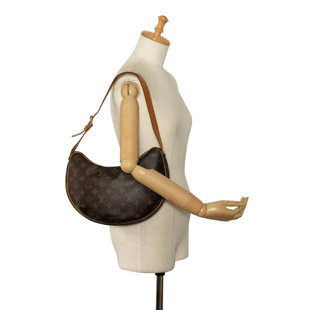 Louis Vuitton Monogram Croissant MM (SHG-vzAL0o)