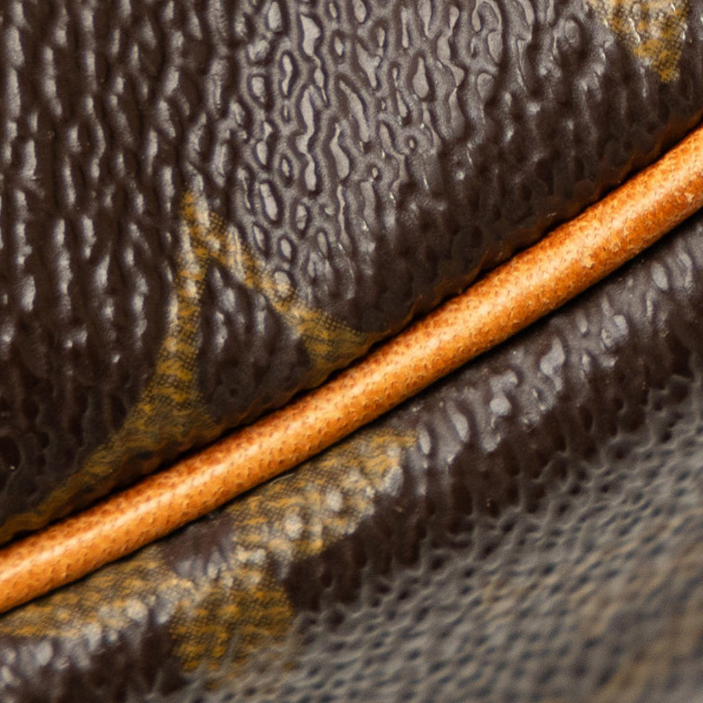 Louis Vuitton Monogram Croissant MM (SHG-SFV9GX)