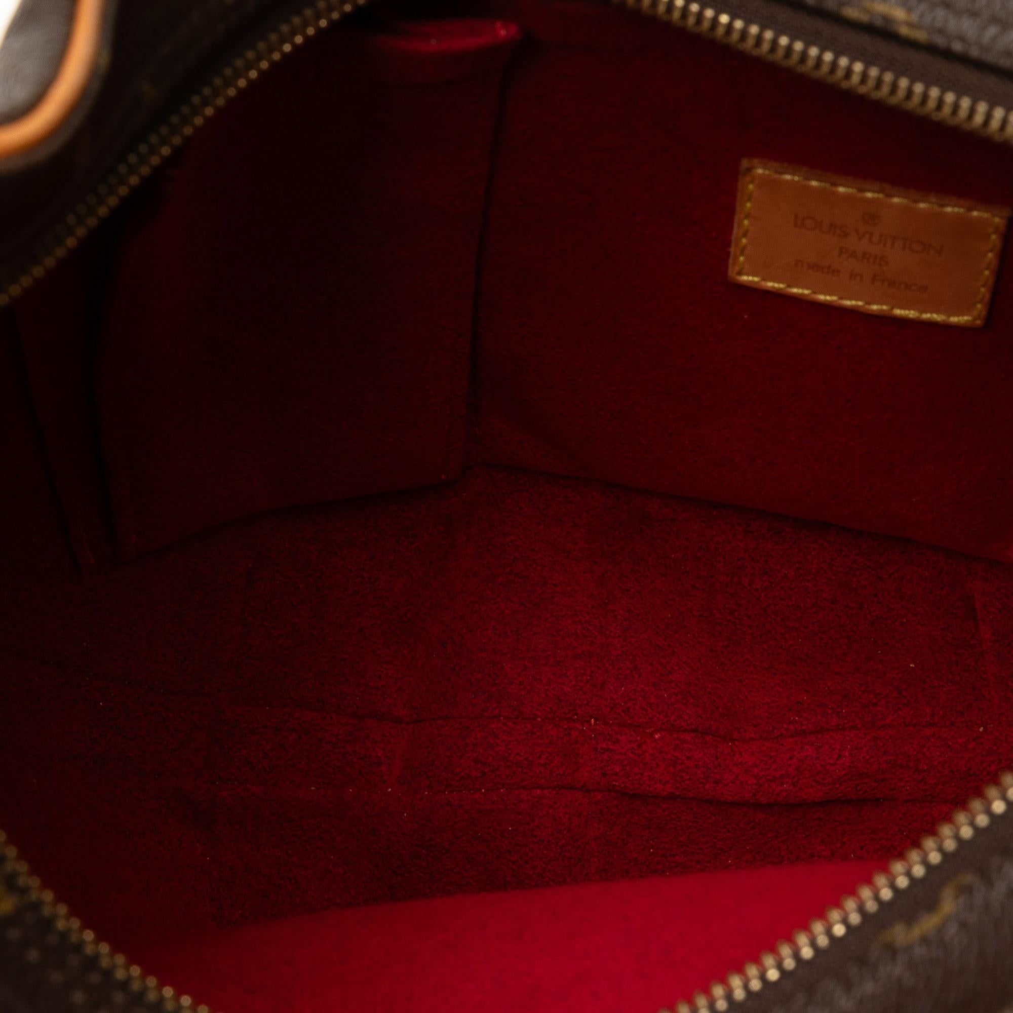 Louis Vuitton Monogram Croissant MM (SHG-SFV9GX)