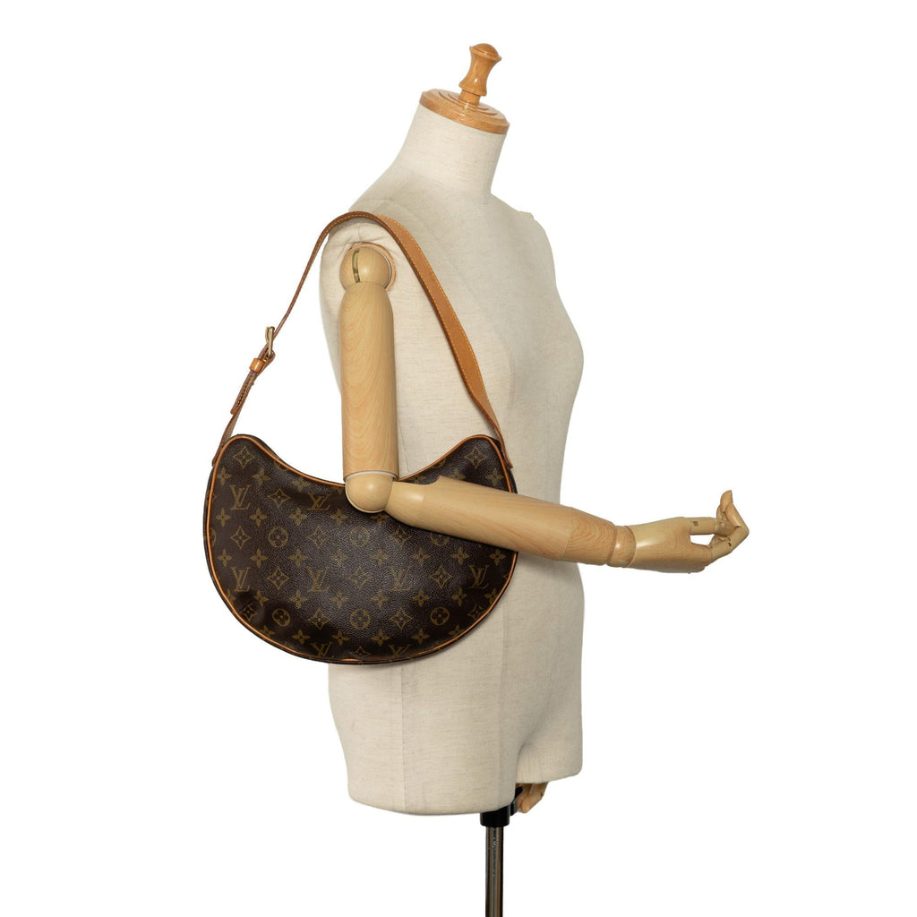 Louis Vuitton Monogram Croissant MM (SHG-SFV9GX)