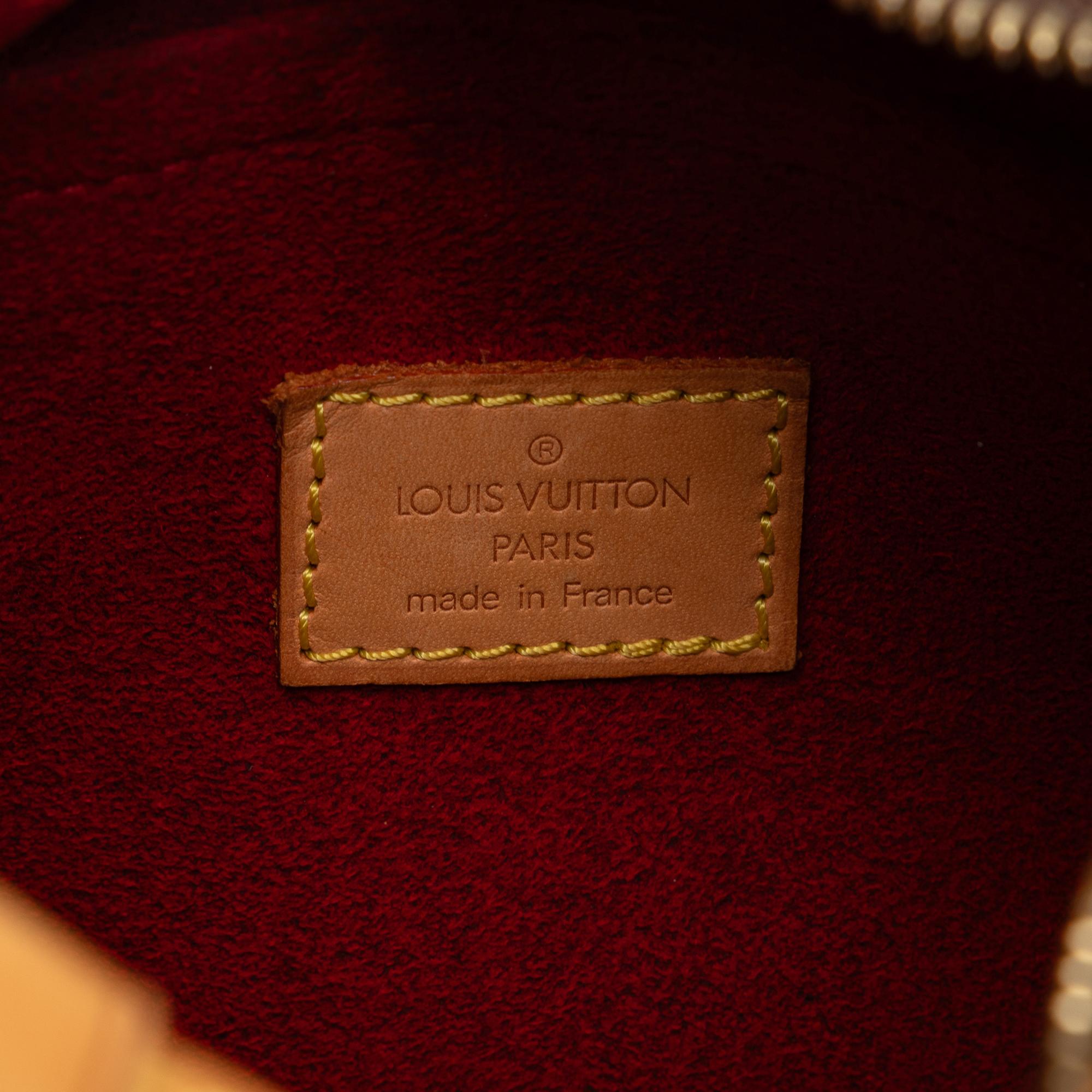 Louis Vuitton Monogram Croissant MM (SHG-iIn6Cm)