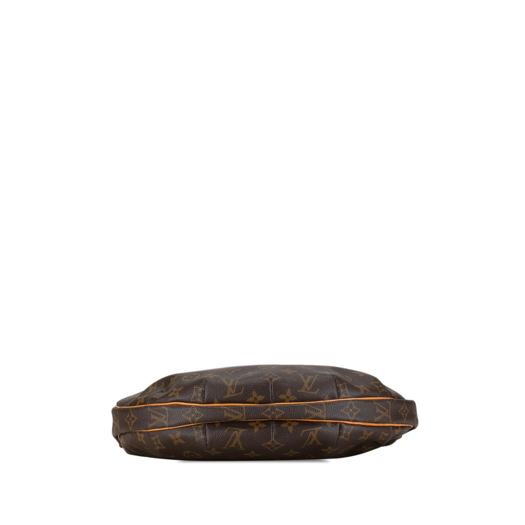 Louis Vuitton Monogram Croissant MM (SHG-r7JJve)