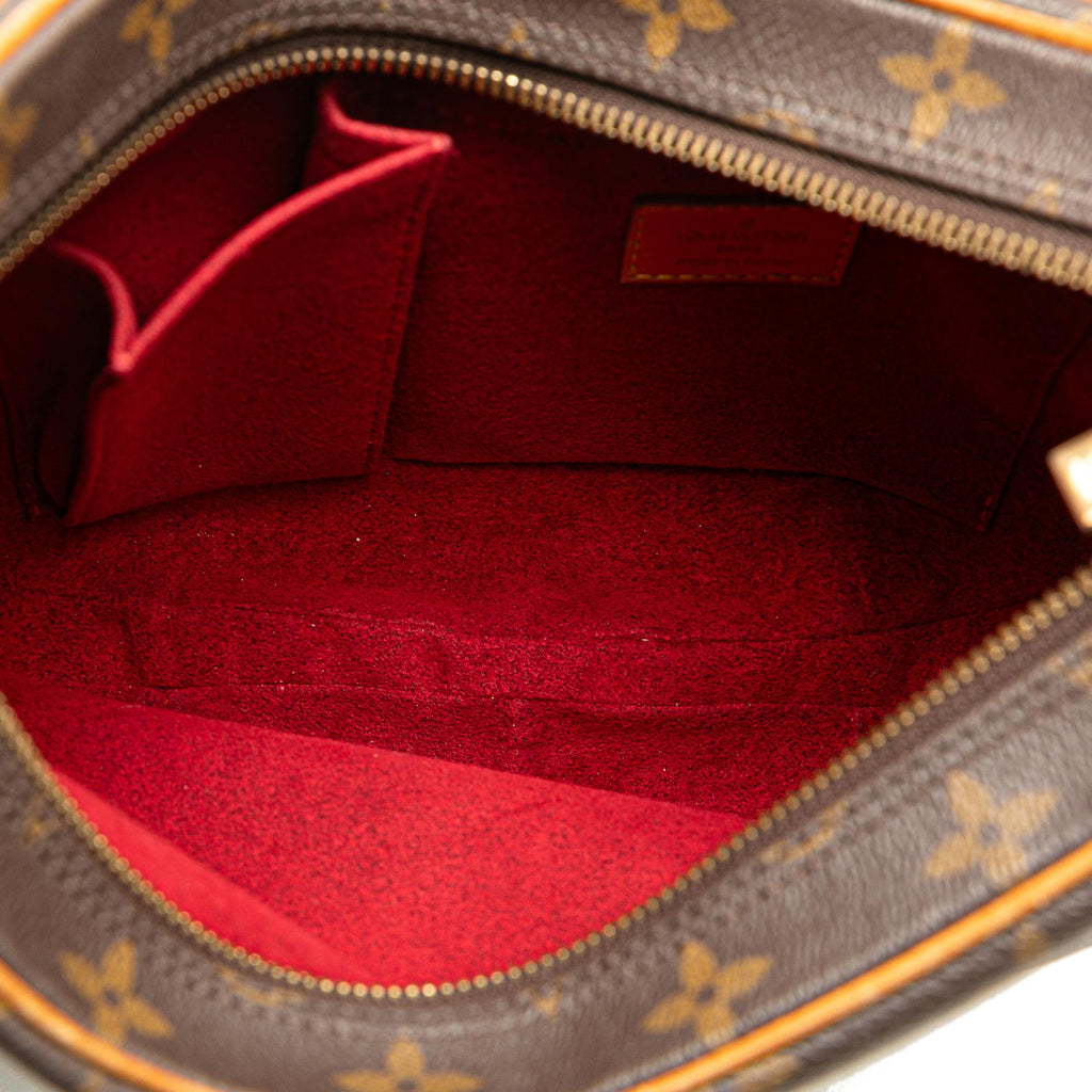 Louis Vuitton Monogram Croissant MM (SHG-r7JJve)