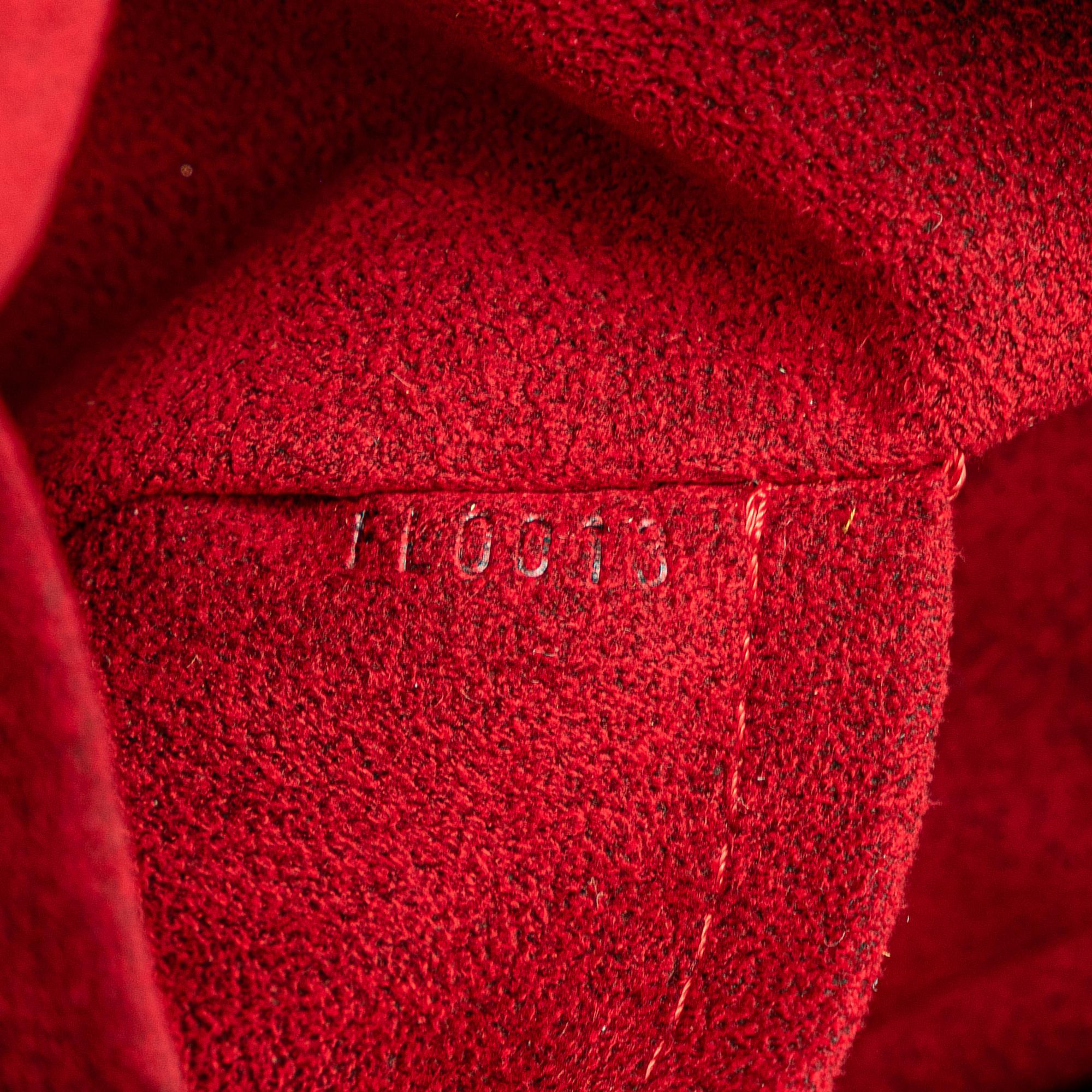 Louis Vuitton Monogram Croissant MM (SHG-mh9ELG)