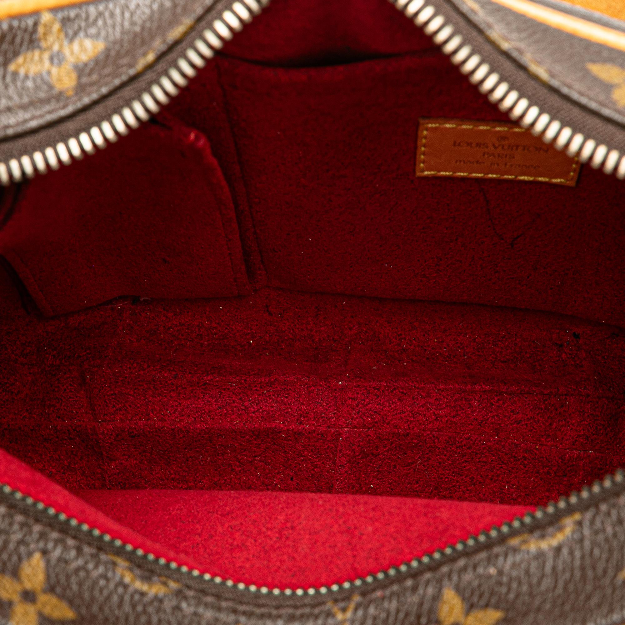 Louis Vuitton Monogram Croissant MM (SHG-mh9ELG)