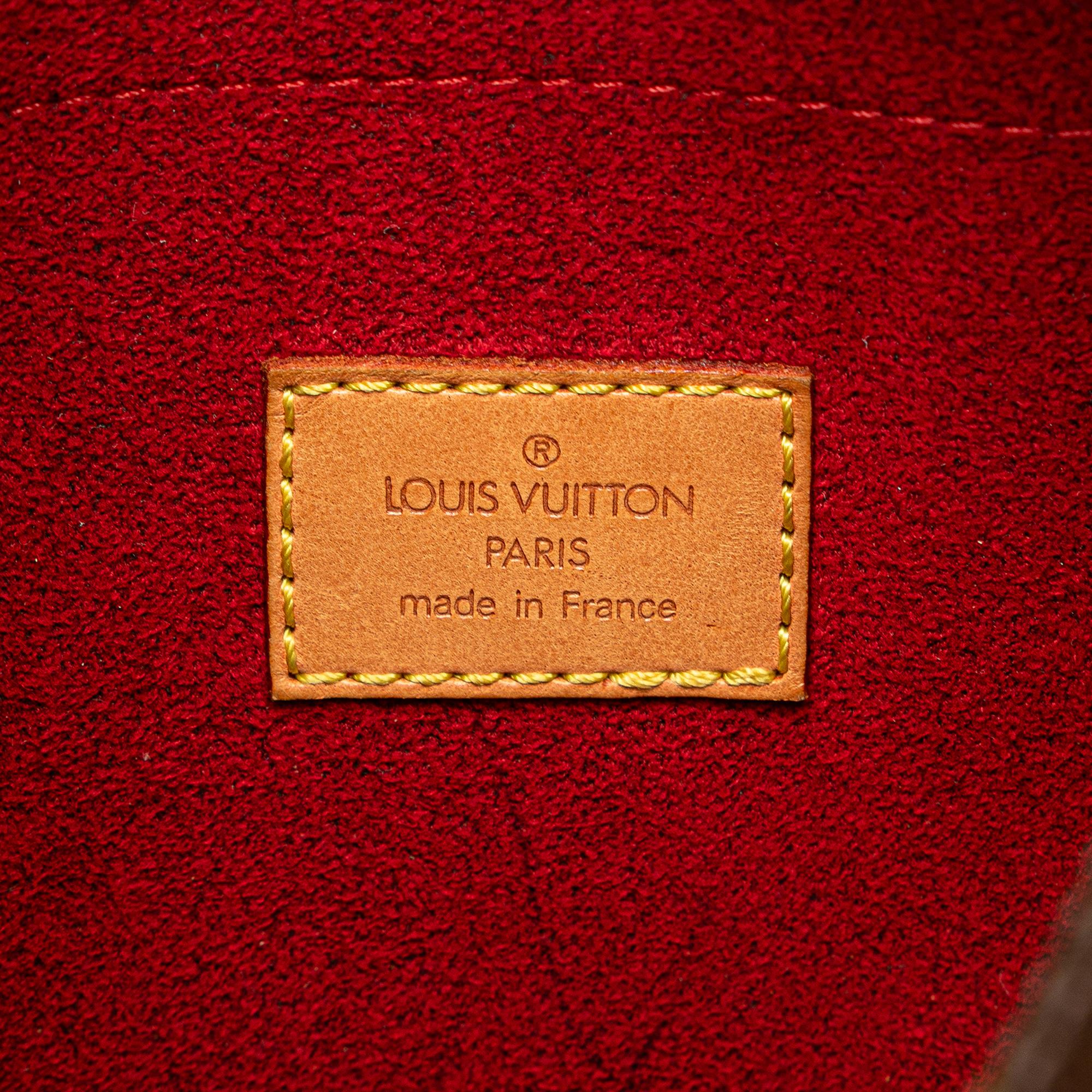 Louis Vuitton Monogram Croissant MM (SHG-mh9ELG)
