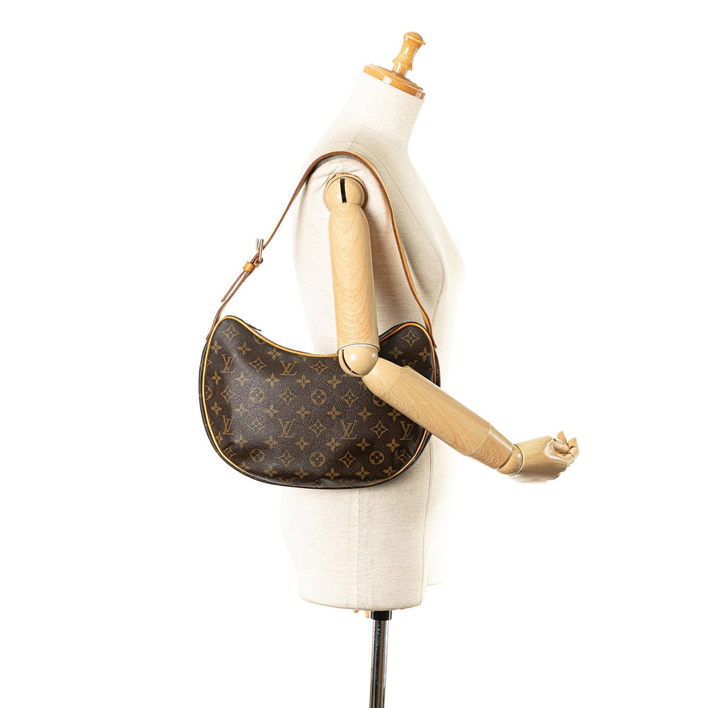 Louis Vuitton Monogram Croissant MM (SHG-mh9ELG)