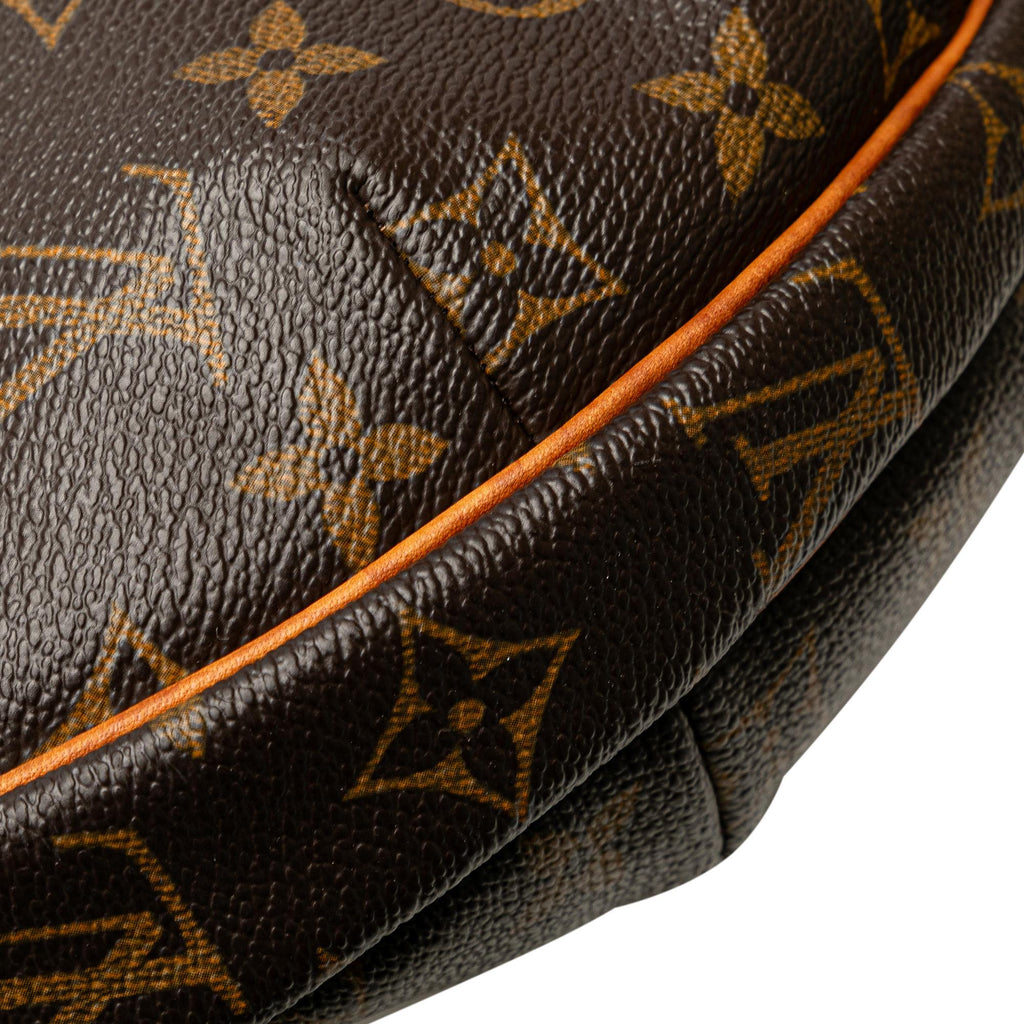 Louis Vuitton Monogram Croissant MM