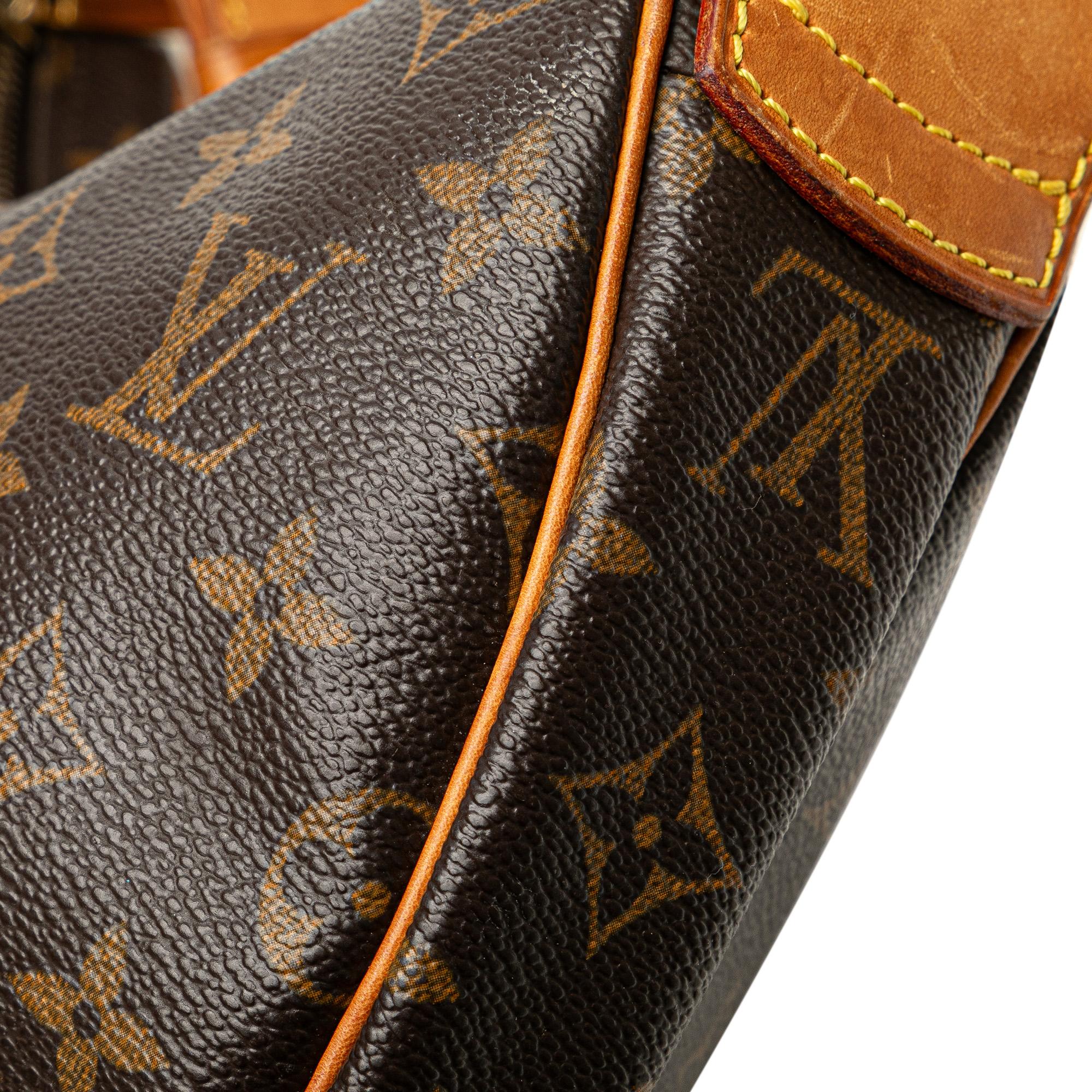 Louis Vuitton Monogram Croissant MM