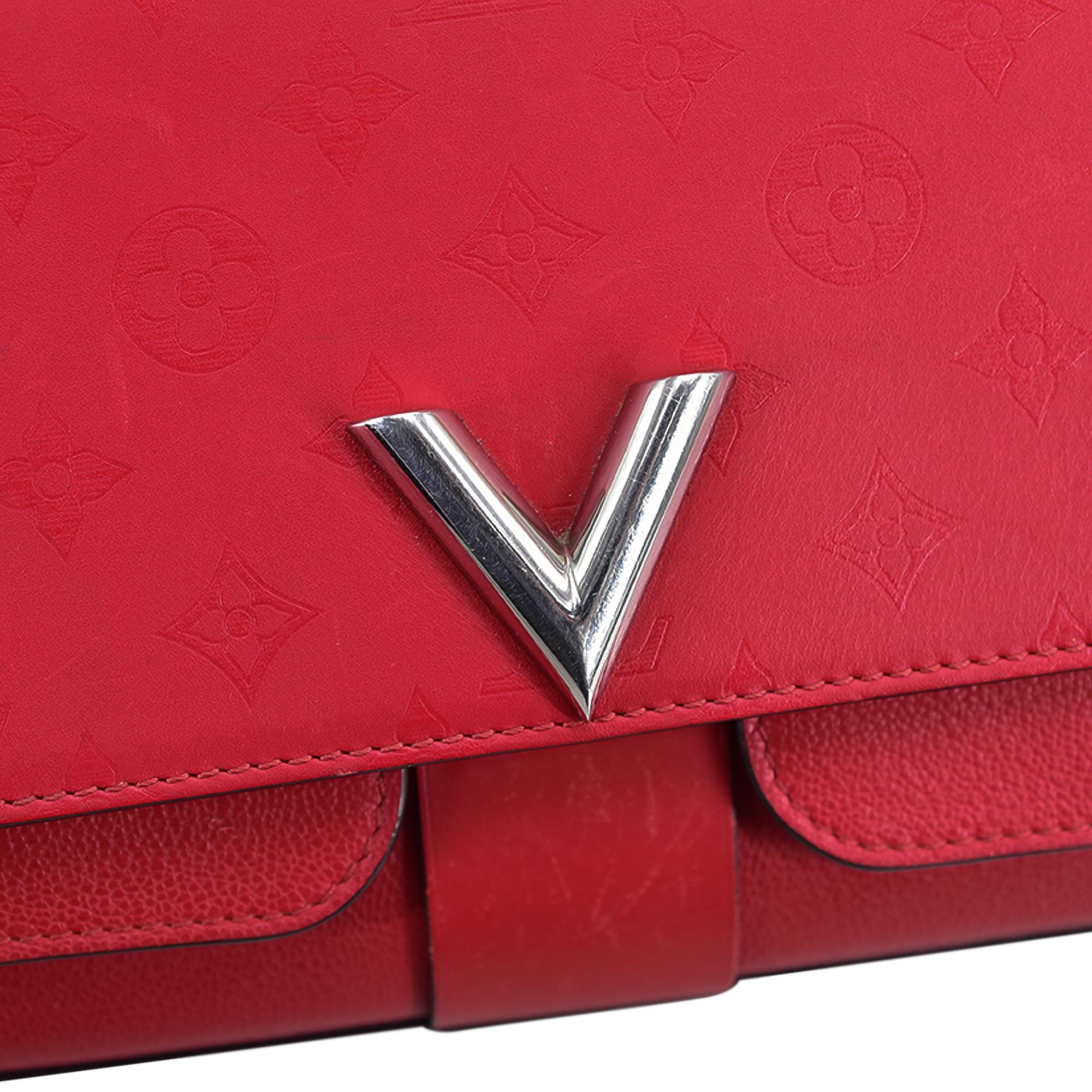 Louis Vuitton Monogram Cuir Very Chain (SHG-dYUOUN)