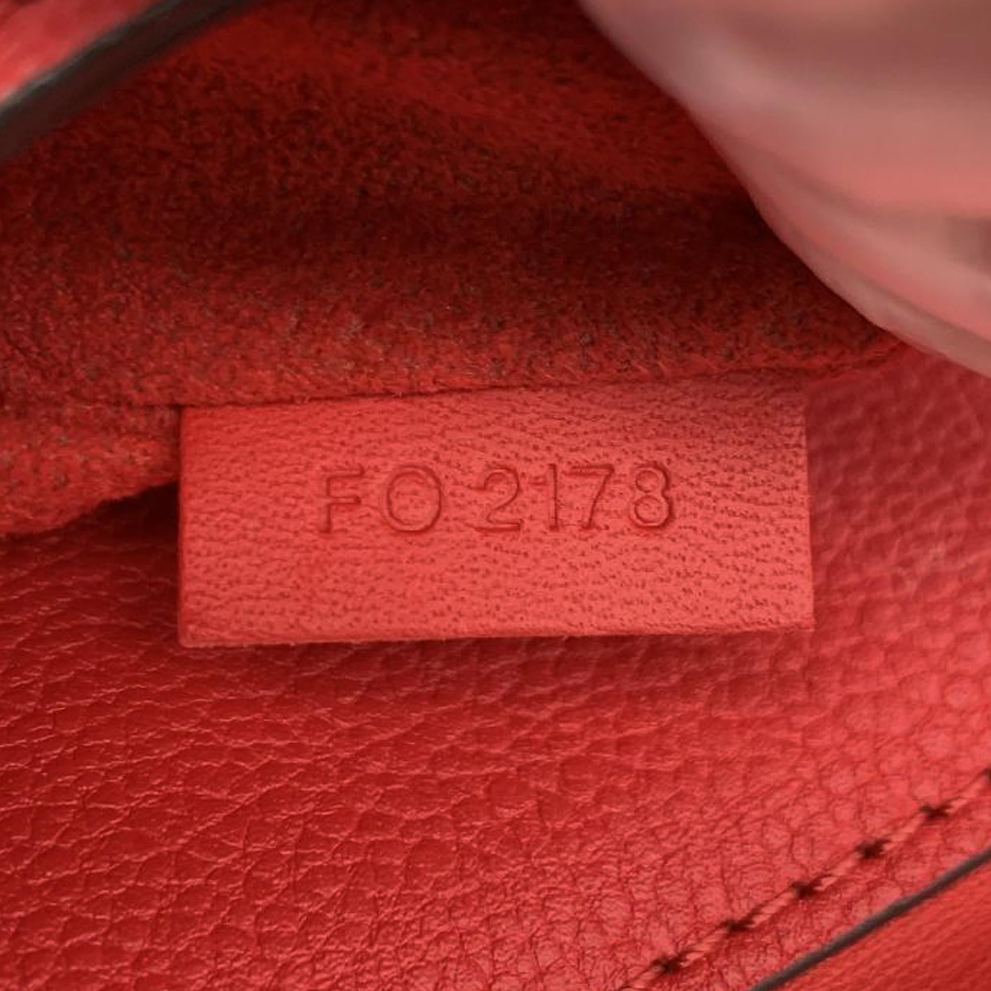 Louis Vuitton Monogram Cuir Very Chain (SHG-dYUOUN)