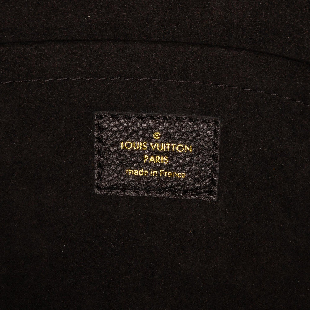 Louis Vuitton Monogram Daily Pouch (SHG-gztsSQ)