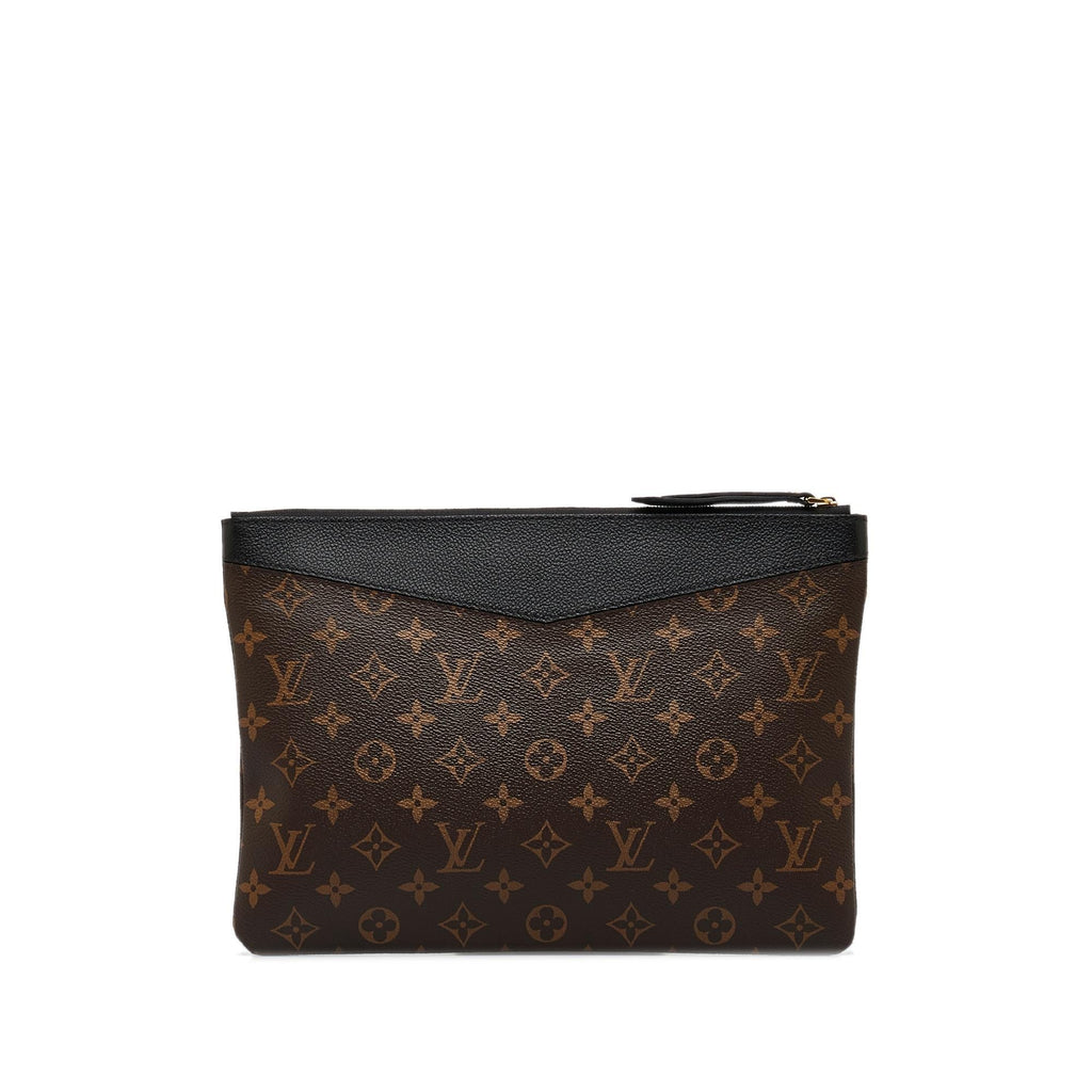 Louis Vuitton Monogram Daily Pouch (SHG-RzJs7T)