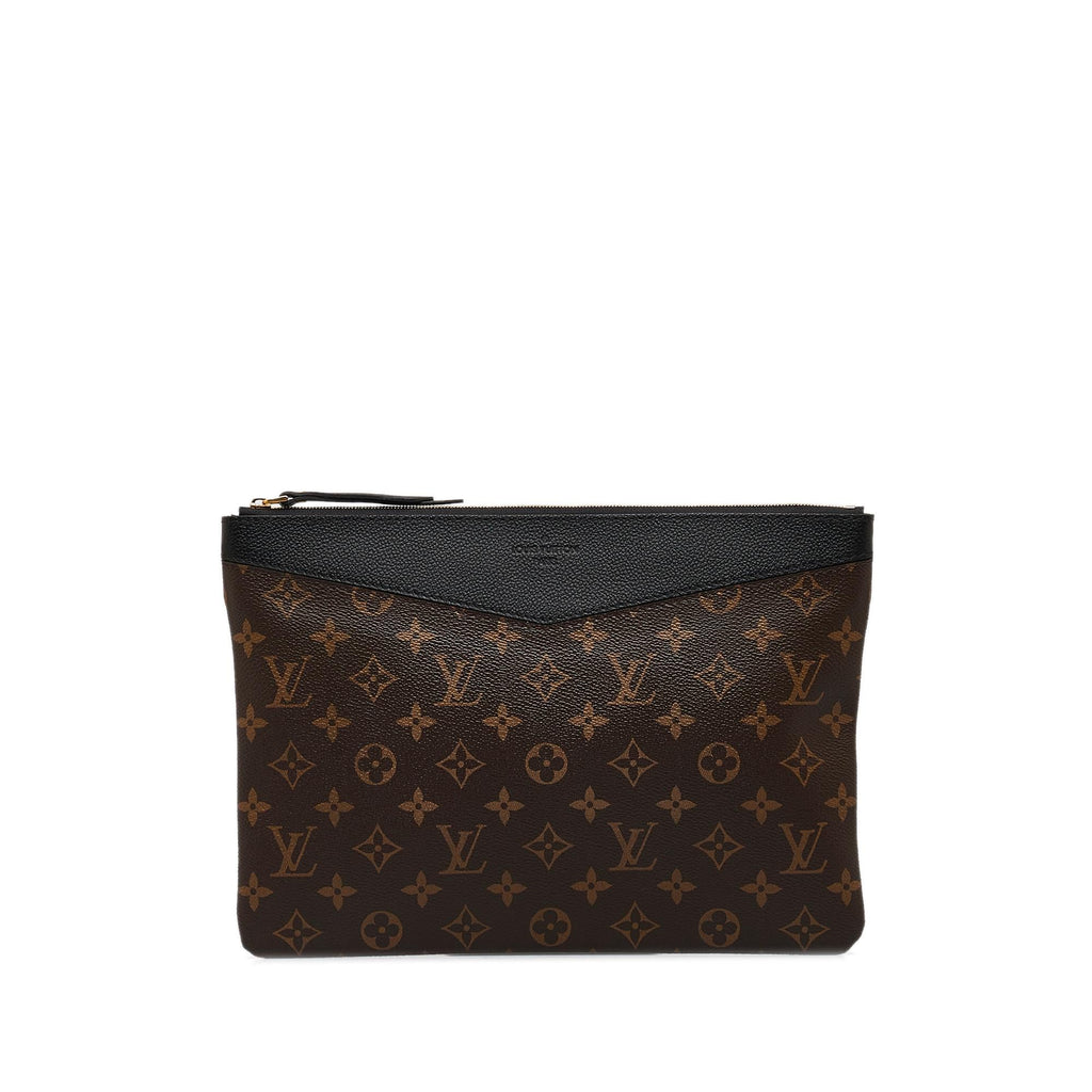 Louis Vuitton Monogram Daily Pouch (SHG-RzJs7T)