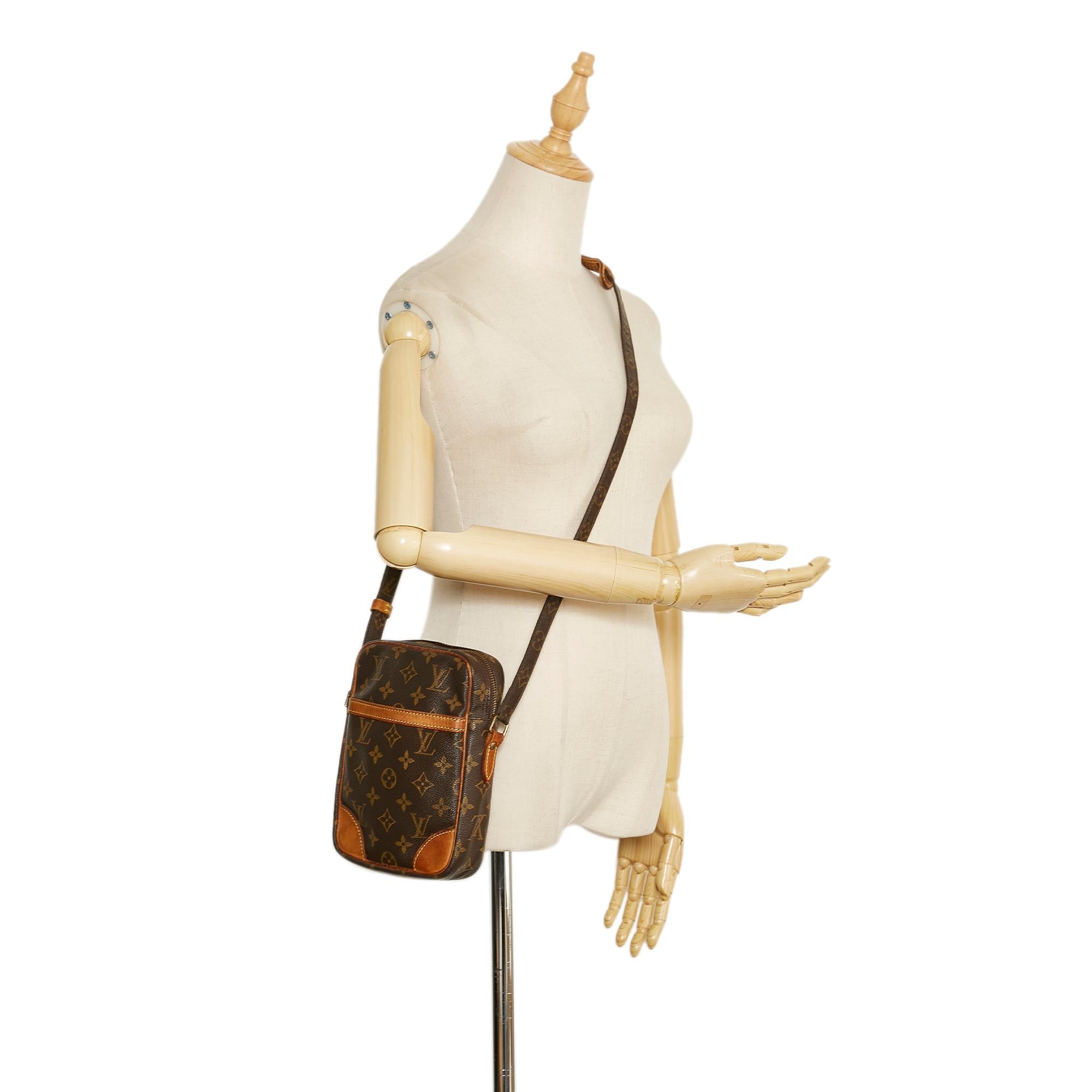Louis Vuitton Monogram Danube (SHG-SMQgDx)