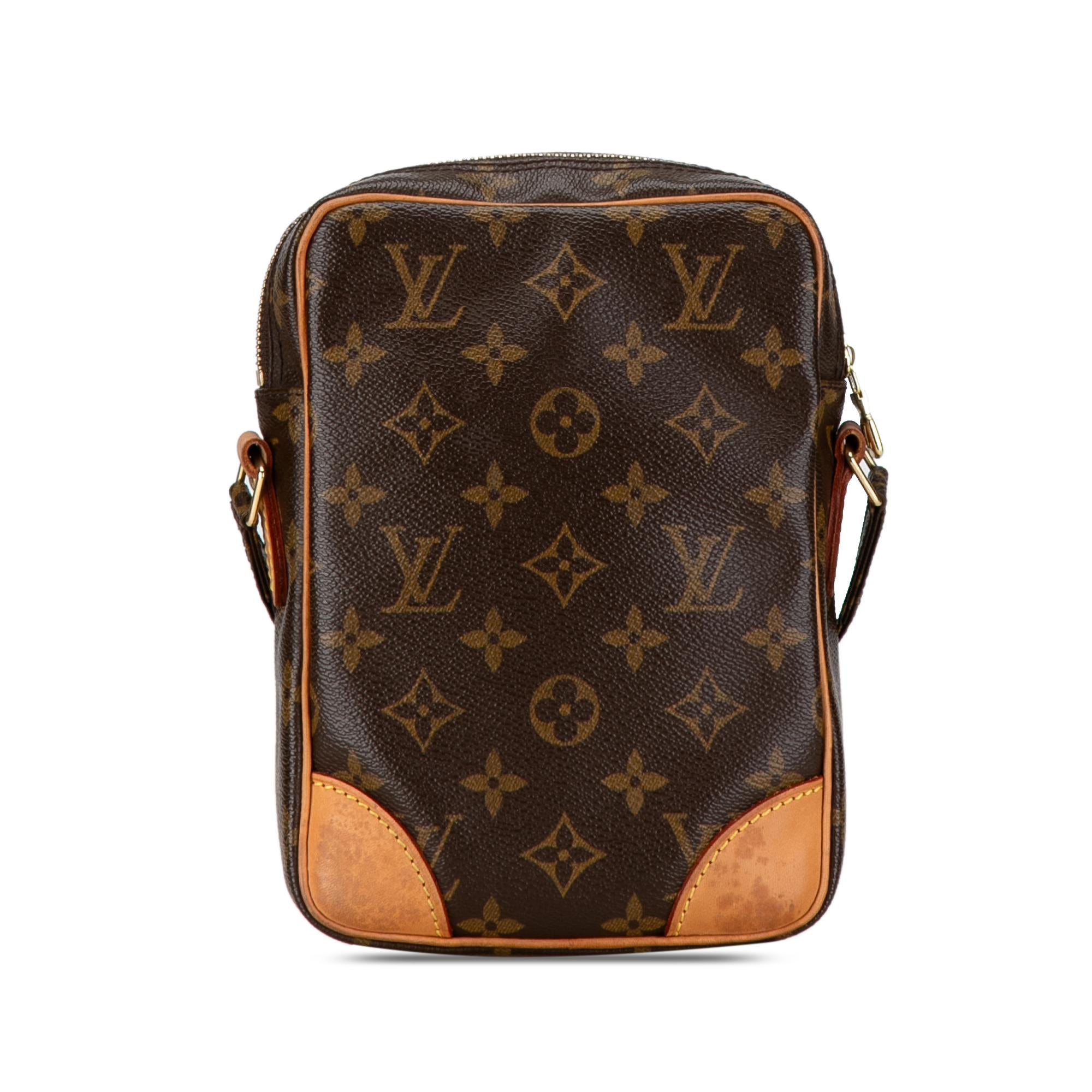 Louis Vuitton Monogram Danube (SHG-WHq8YV)