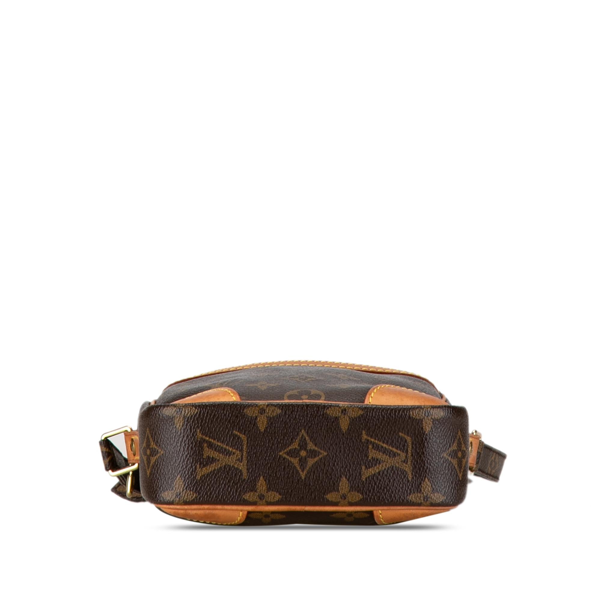 Louis Vuitton Monogram Danube (SHG-WHq8YV)