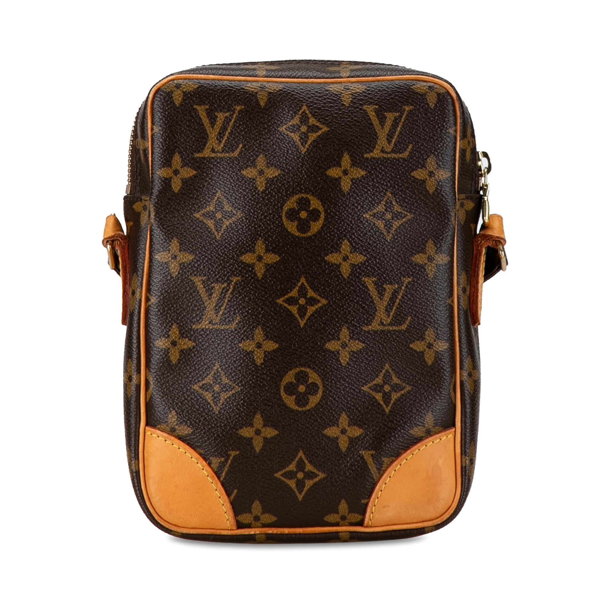 Louis Vuitton Monogram Danube (SHG-KFUQ7I)