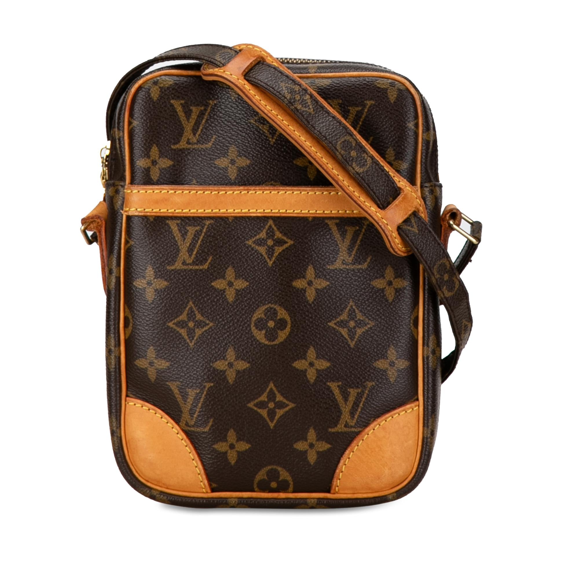 Louis Vuitton Monogram Danube (SHG-KFUQ7I)