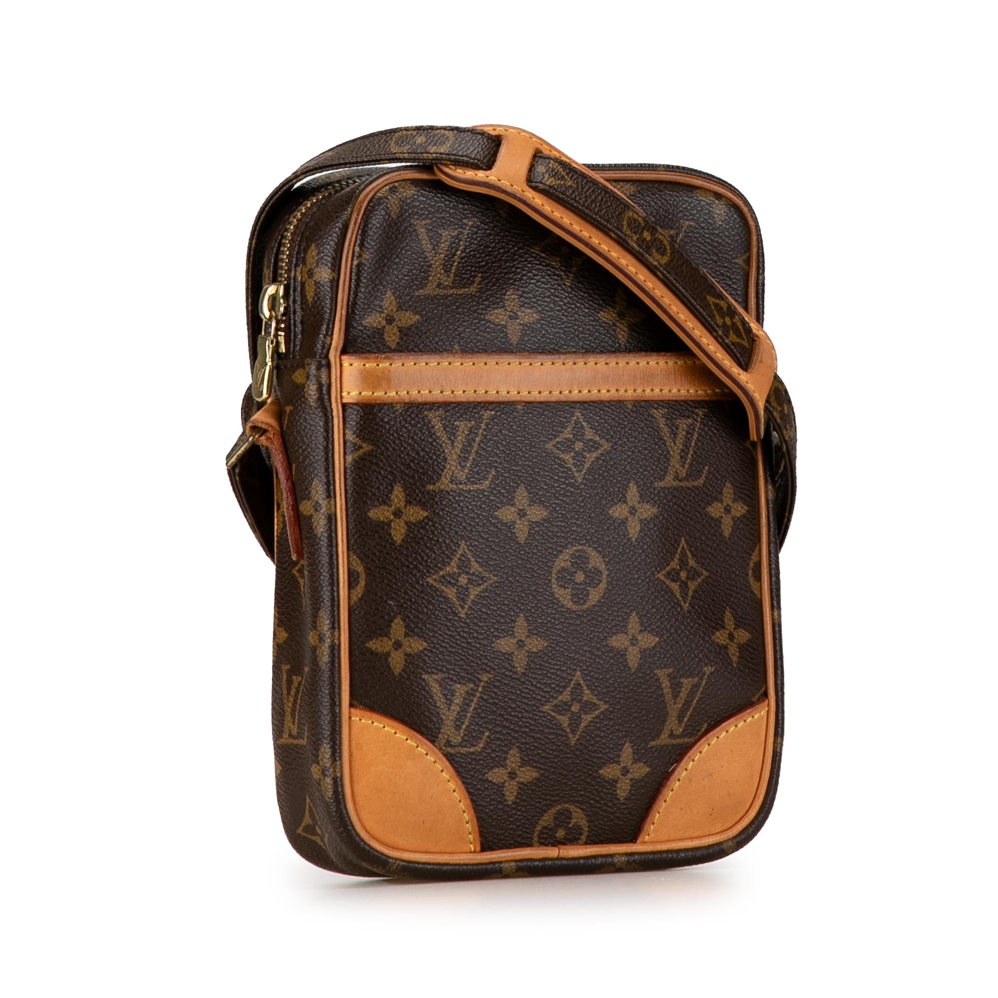 Louis Vuitton Monogram Danube (SHG-hmBIHz)