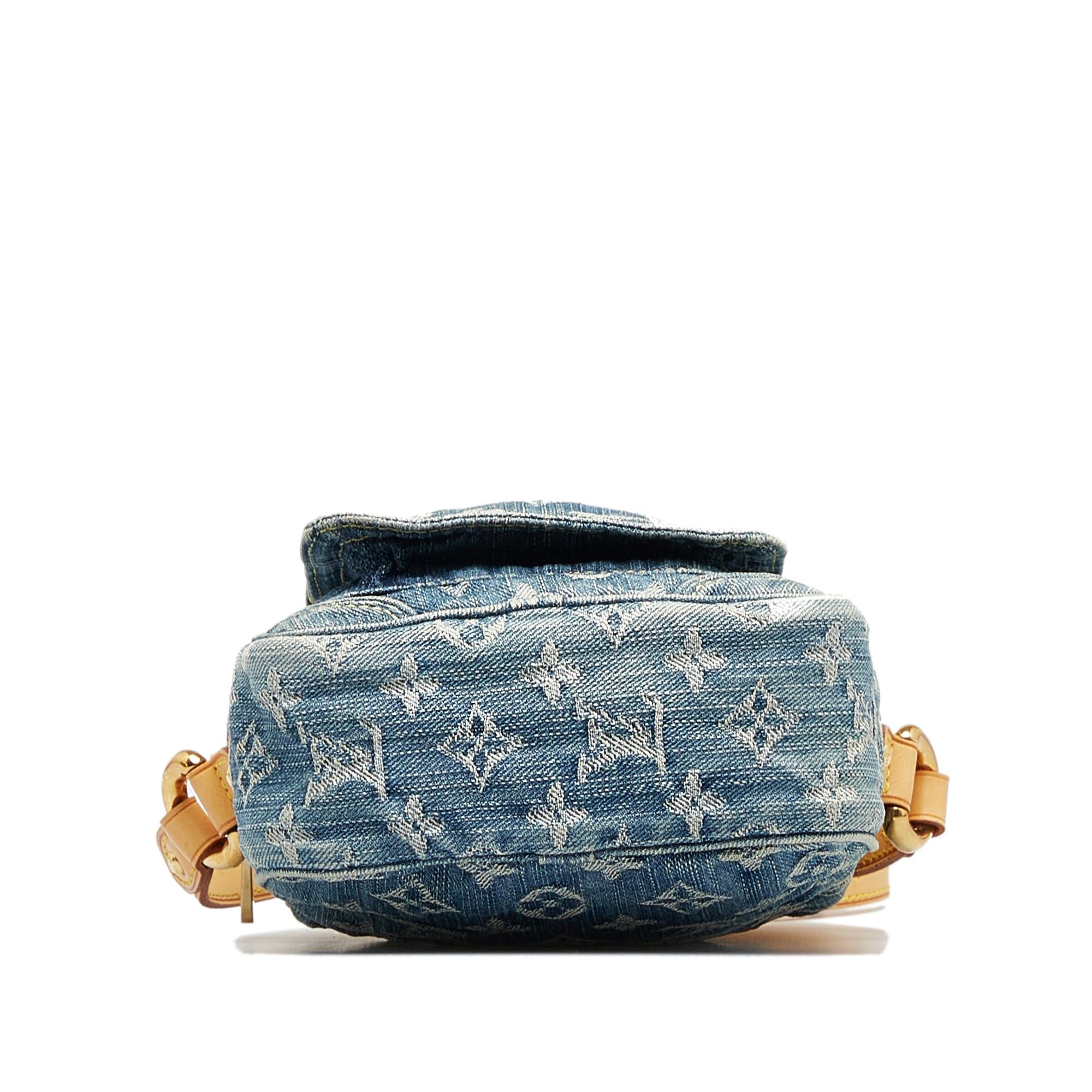 Louis Vuitton Monogram Denim Camera Bag (SHG-eRz7fL)