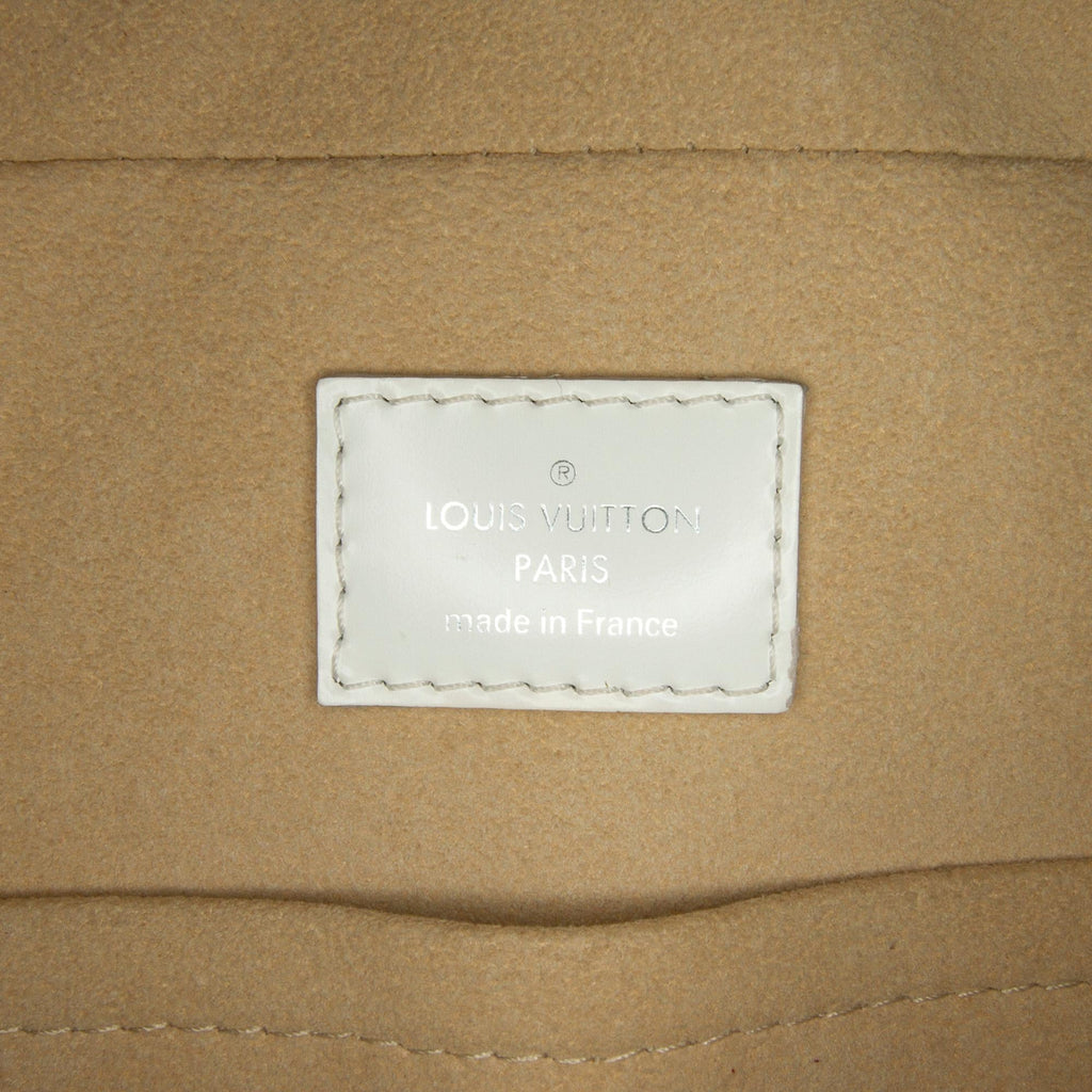 Louis Vuitton Monogram Dora PM (SHG-HZfIsu)