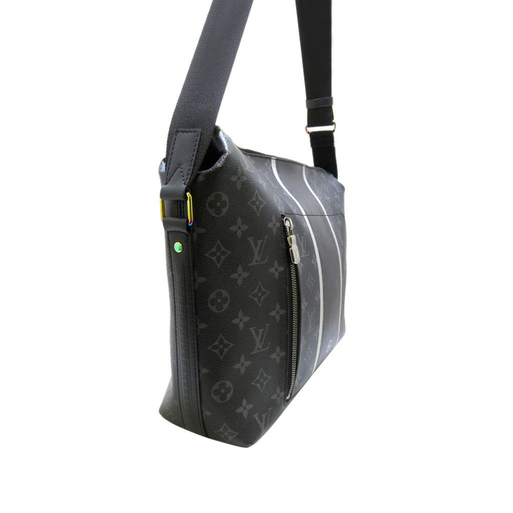 Louis Vuitton Monogram Eclipse Apollo Messenger MM (SHG-36944)
