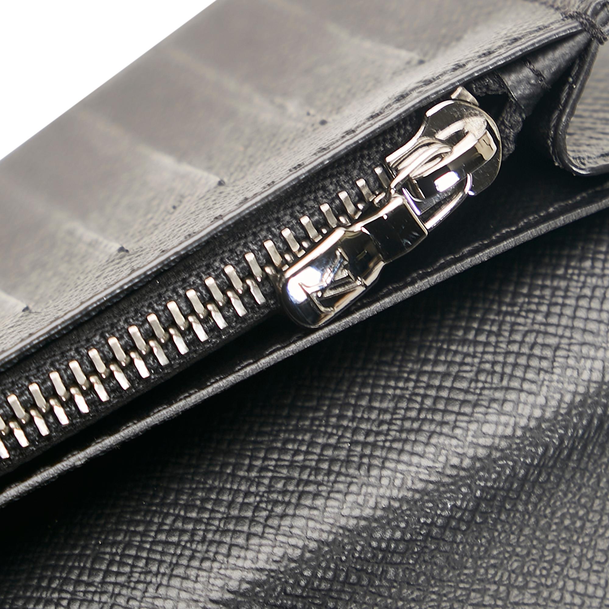 Louis Vuitton Monogram Eclipse Brazza (SHG-36518)