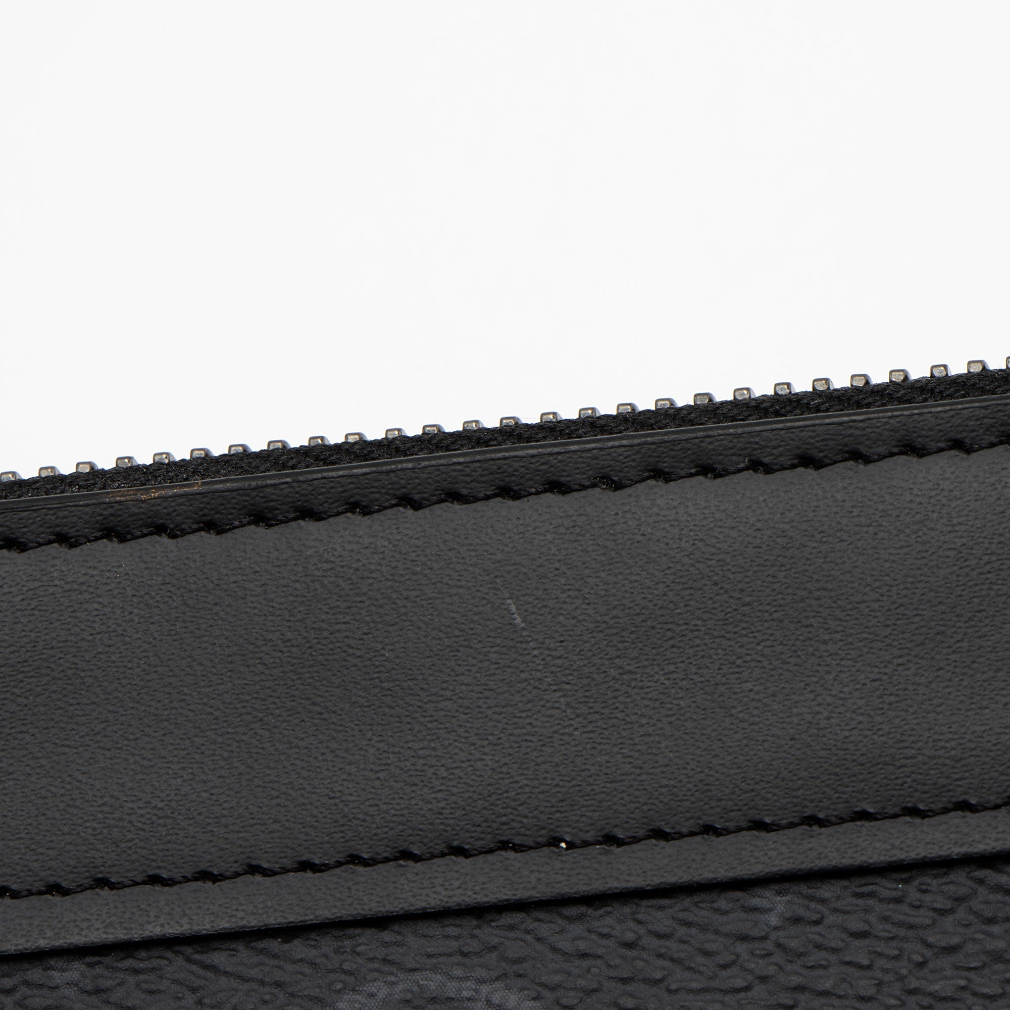 Louis Vuitton Monogram Eclipse Discovery PM Pochette (SHF-X0jOOj)