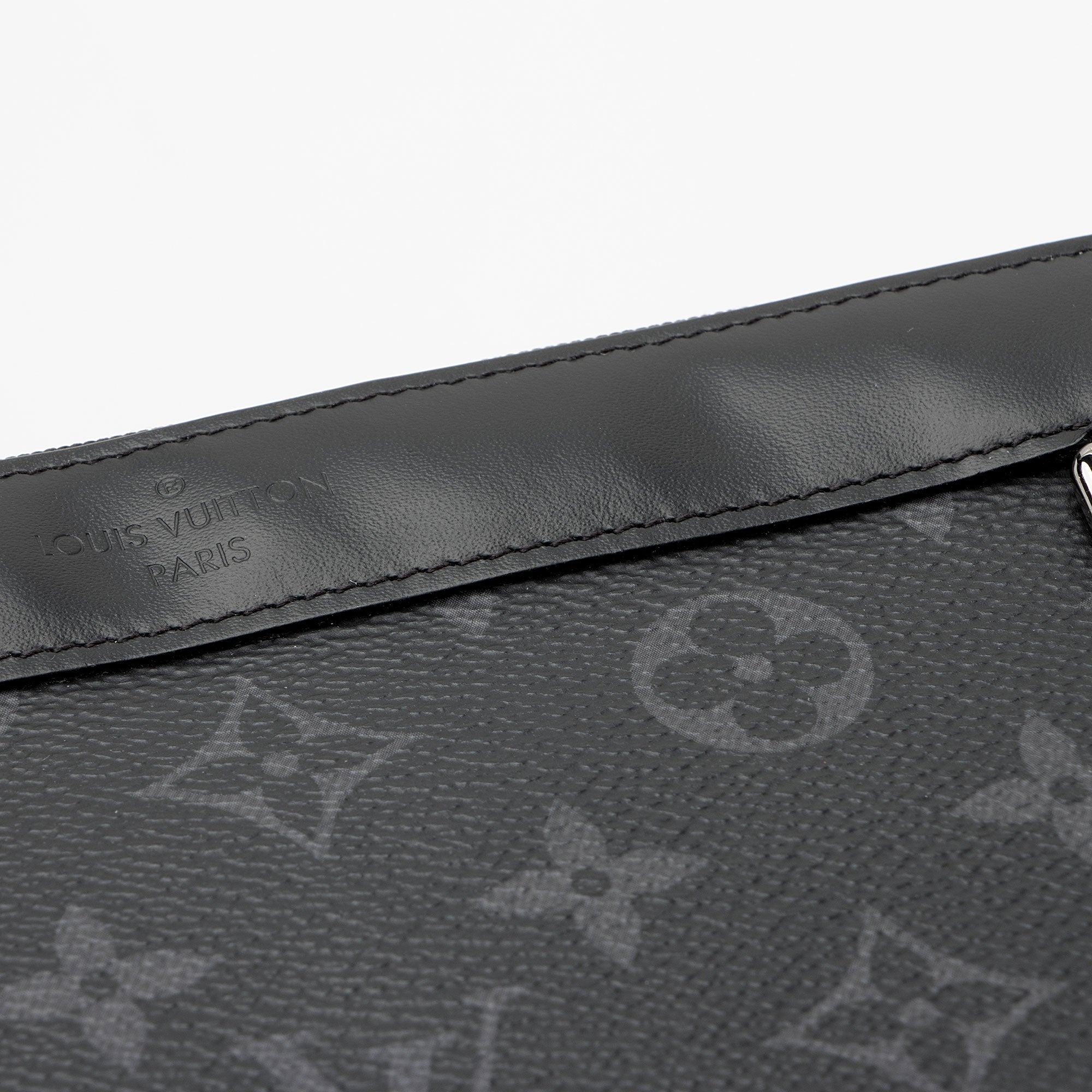 Louis Vuitton Monogram Eclipse Discovery PM Pochette