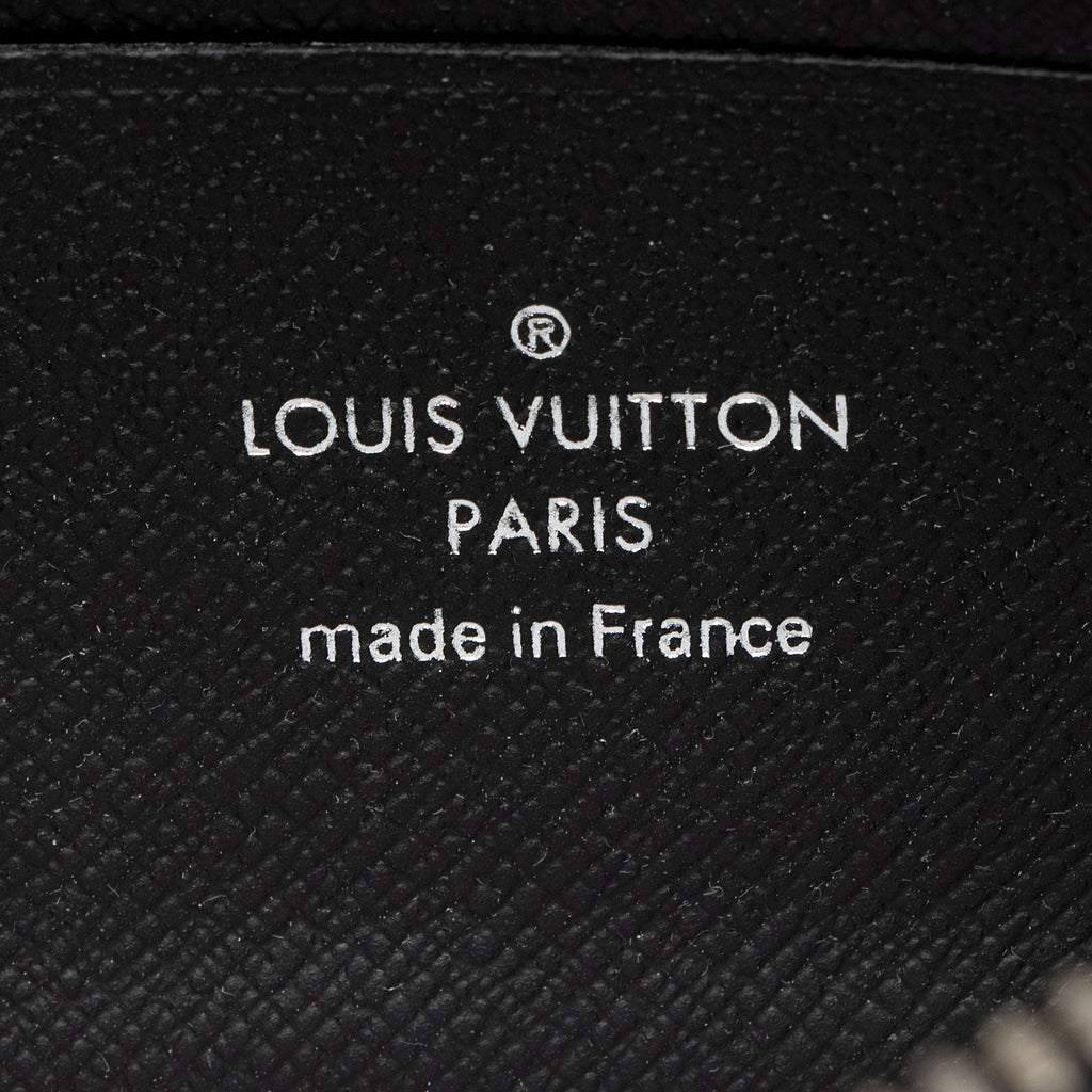 Louis Vuitton Monogram Eclipse Discovery PM Pochette