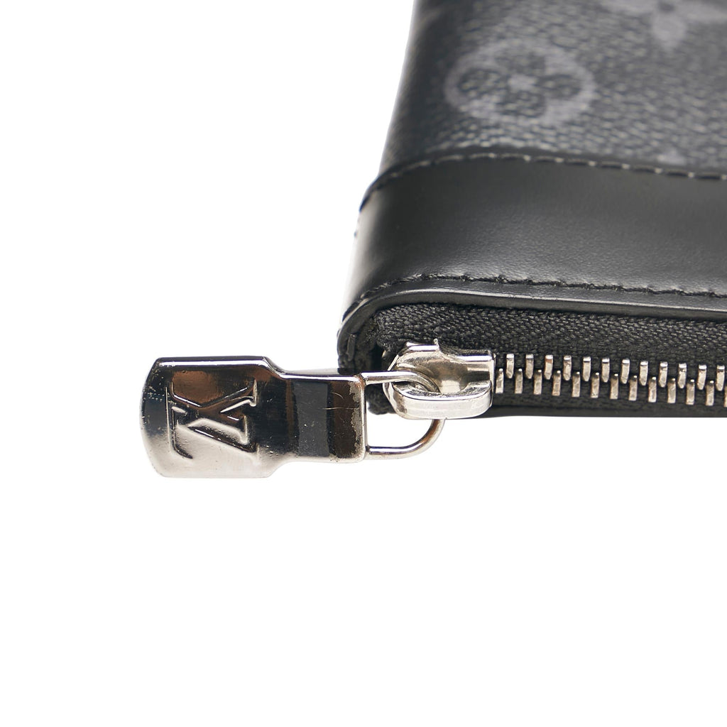 Louis Vuitton Monogram Eclipse Discovery Pochette GM (SHG-37297)