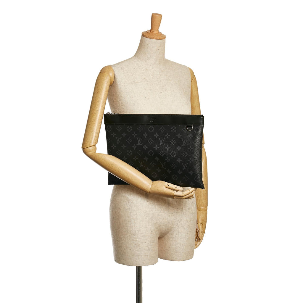 Louis Vuitton Monogram Eclipse Discovery Pochette GM (SHG-37297)