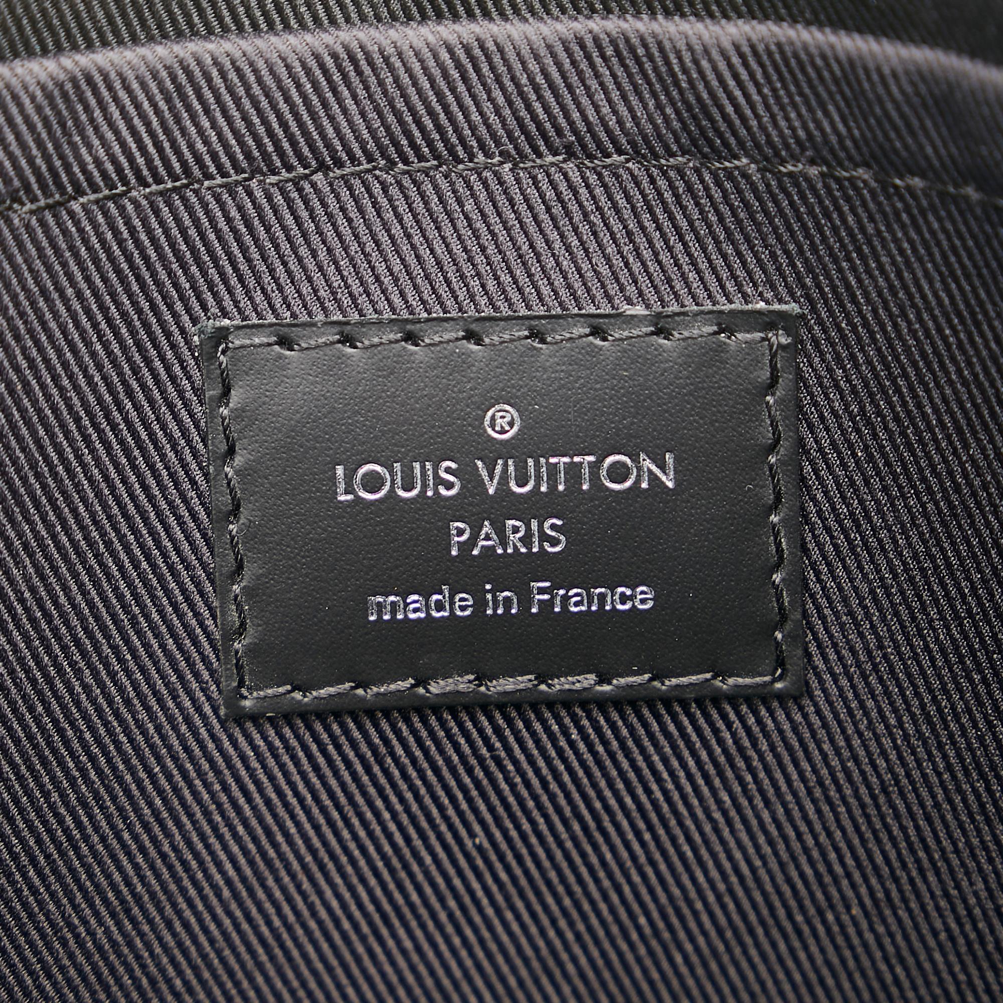 Louis Vuitton Monogram Eclipse Discovery Pochette GM (SHG-37297)