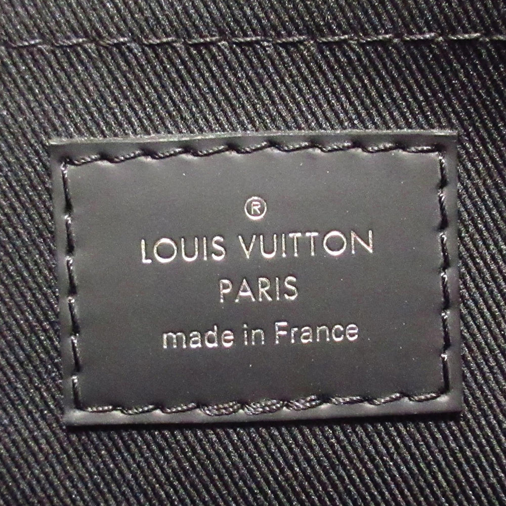 Louis Vuitton Monogram Eclipse Discovery Pochette (SHG-H5M49L)