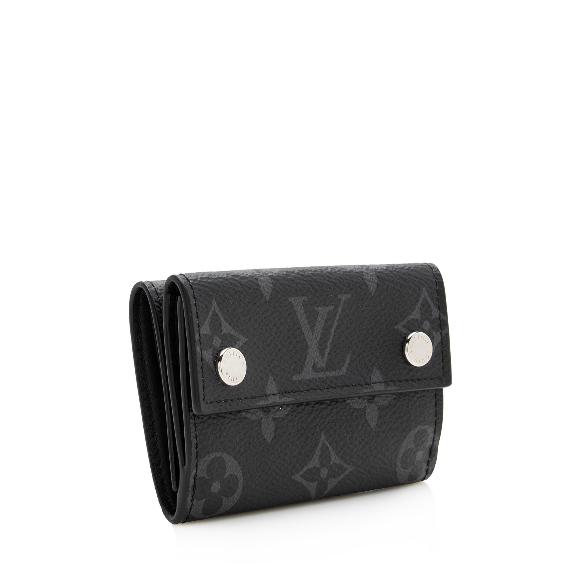 Louis Vuitton Monogram Eclipse Discovery Tri-Fold Compact Wallet (SHF-22959)