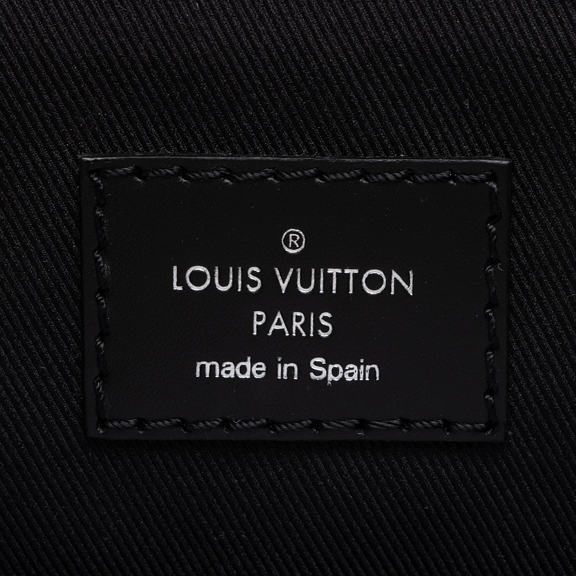 Louis Vuitton Monogram Eclipse District PM Messenger (SHF-vwUUWv)