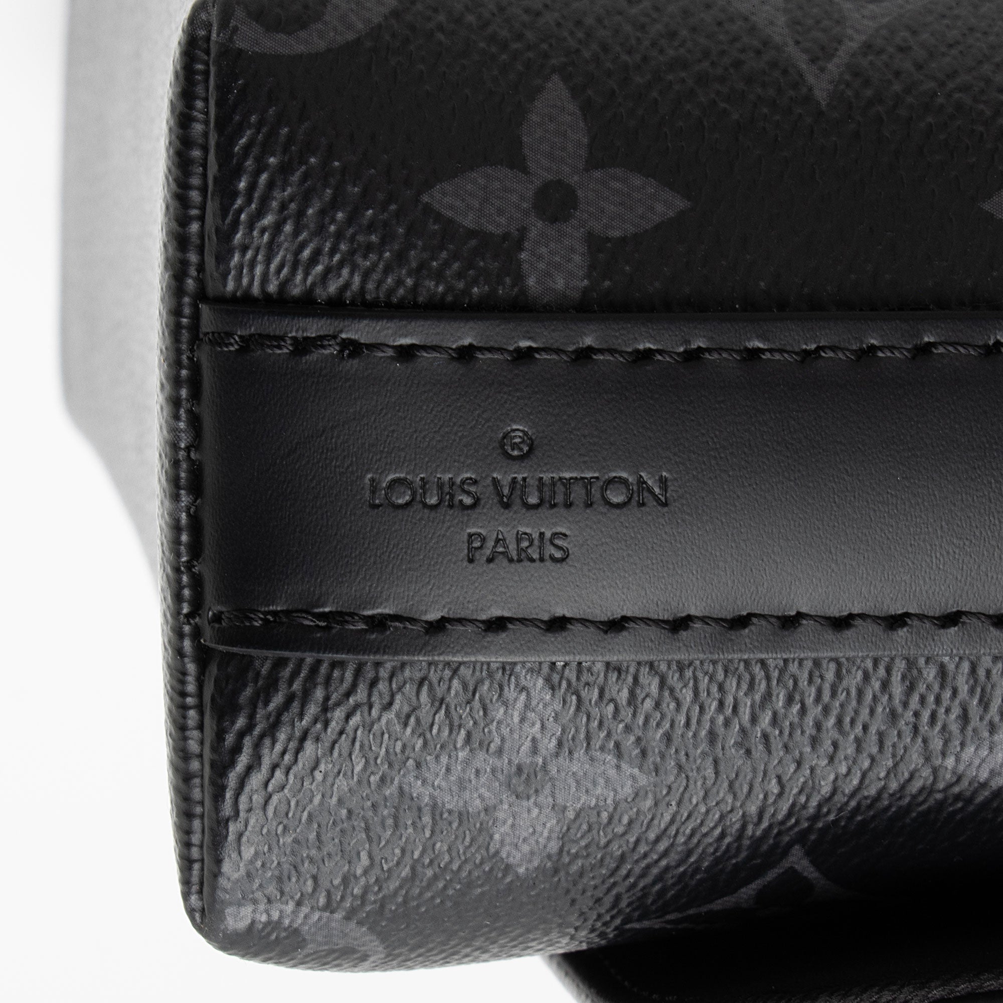 Louis Vuitton Monogram Eclipse District PM Messenger (SHF-vwUUWv)