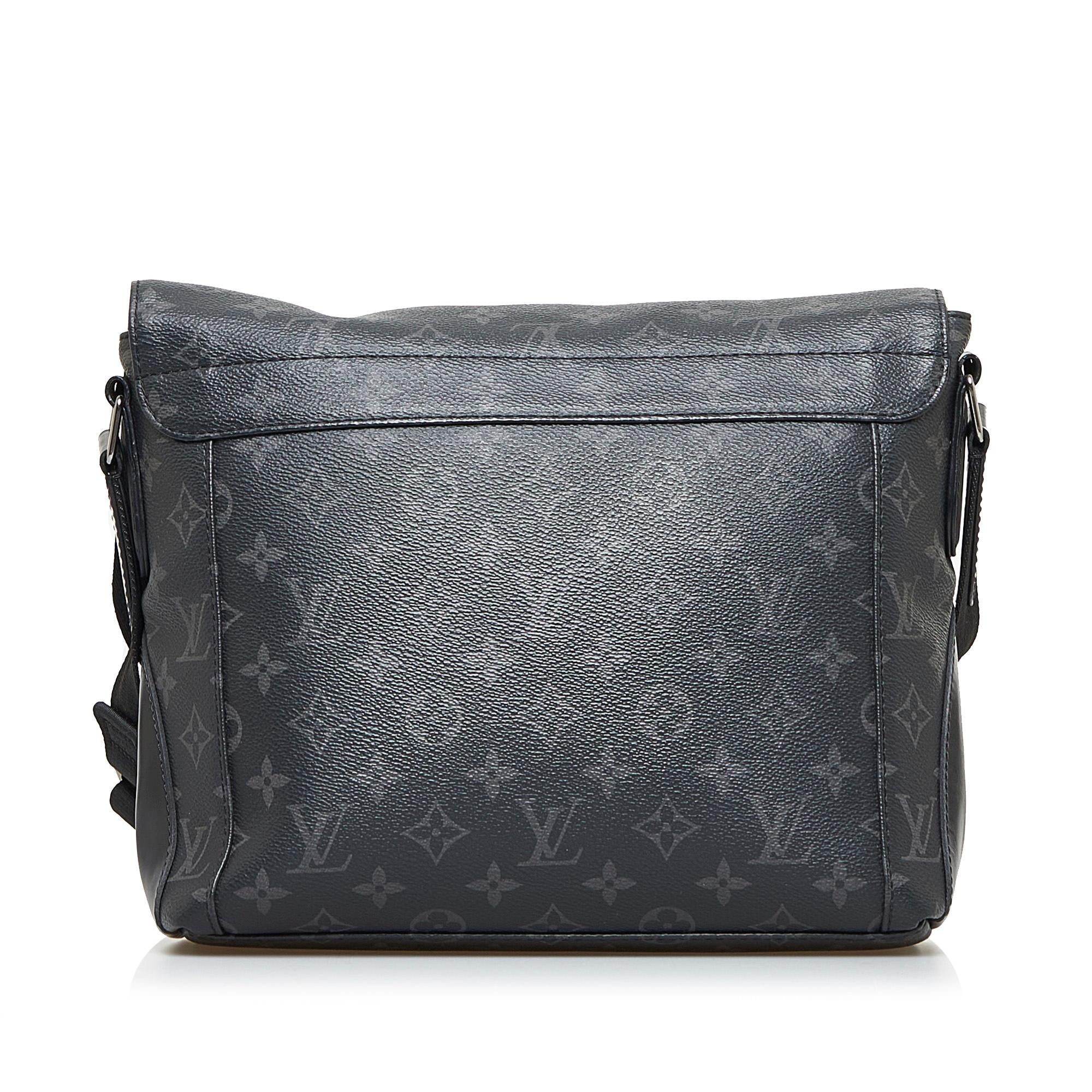 Louis Vuitton Monogram Eclipse Explorer PM (SHG-rAPfvW)