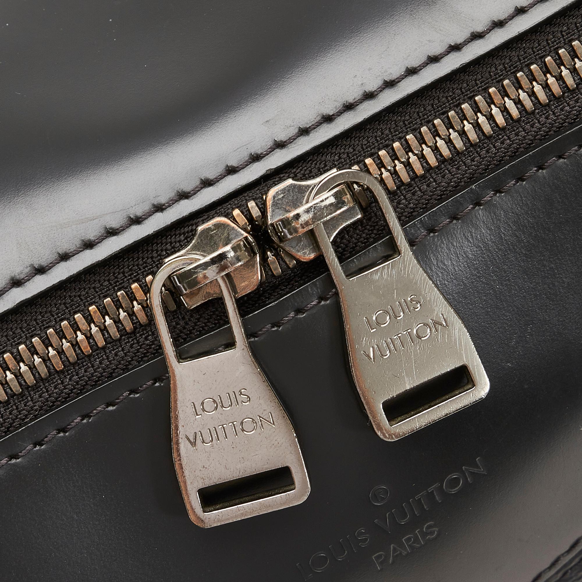 Louis Vuitton Monogram Eclipse Explorer (SHG-QBddKR)