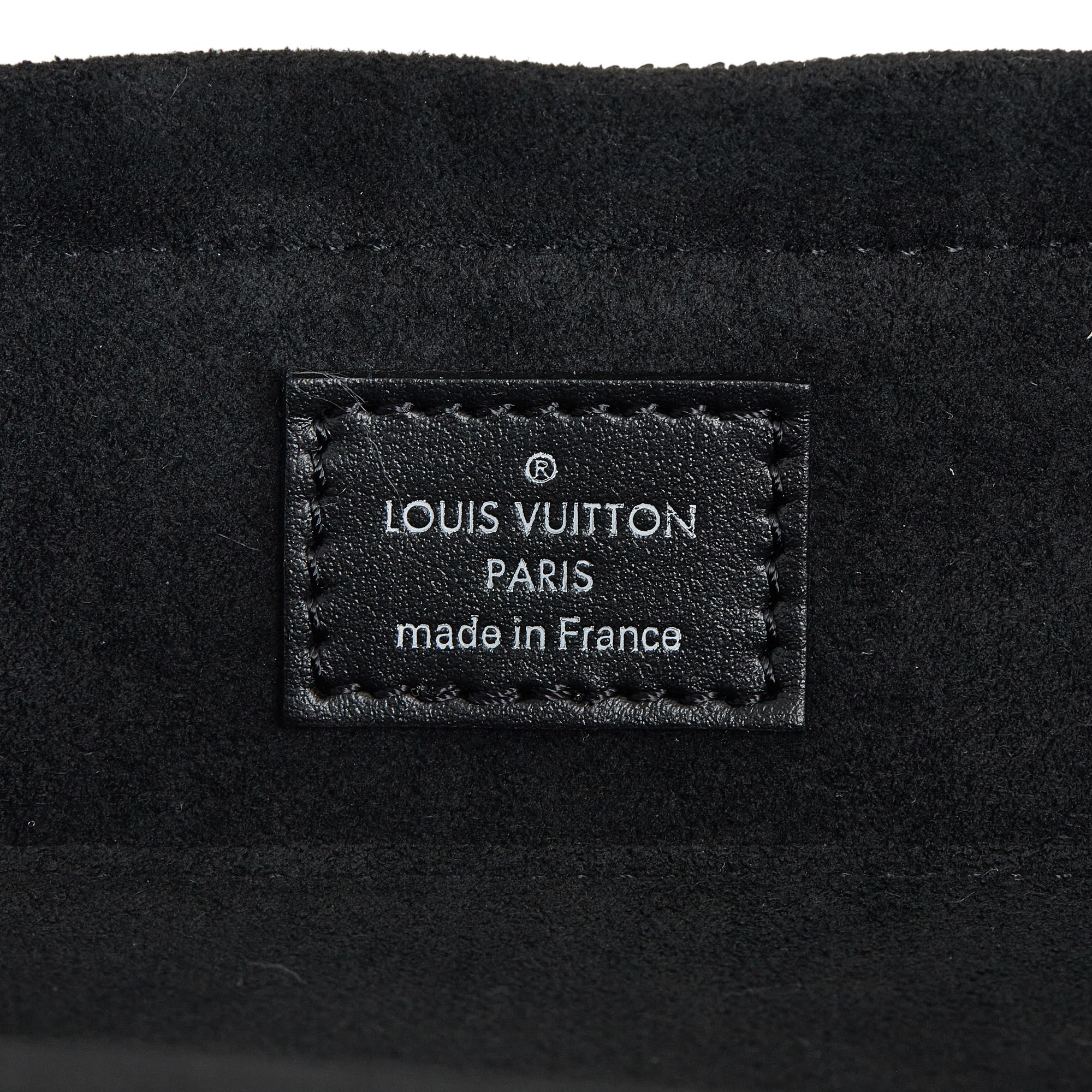 Louis Vuitton Monogram Eclipse Graffiti Glasses Pouch GM (SHG-afD92D)