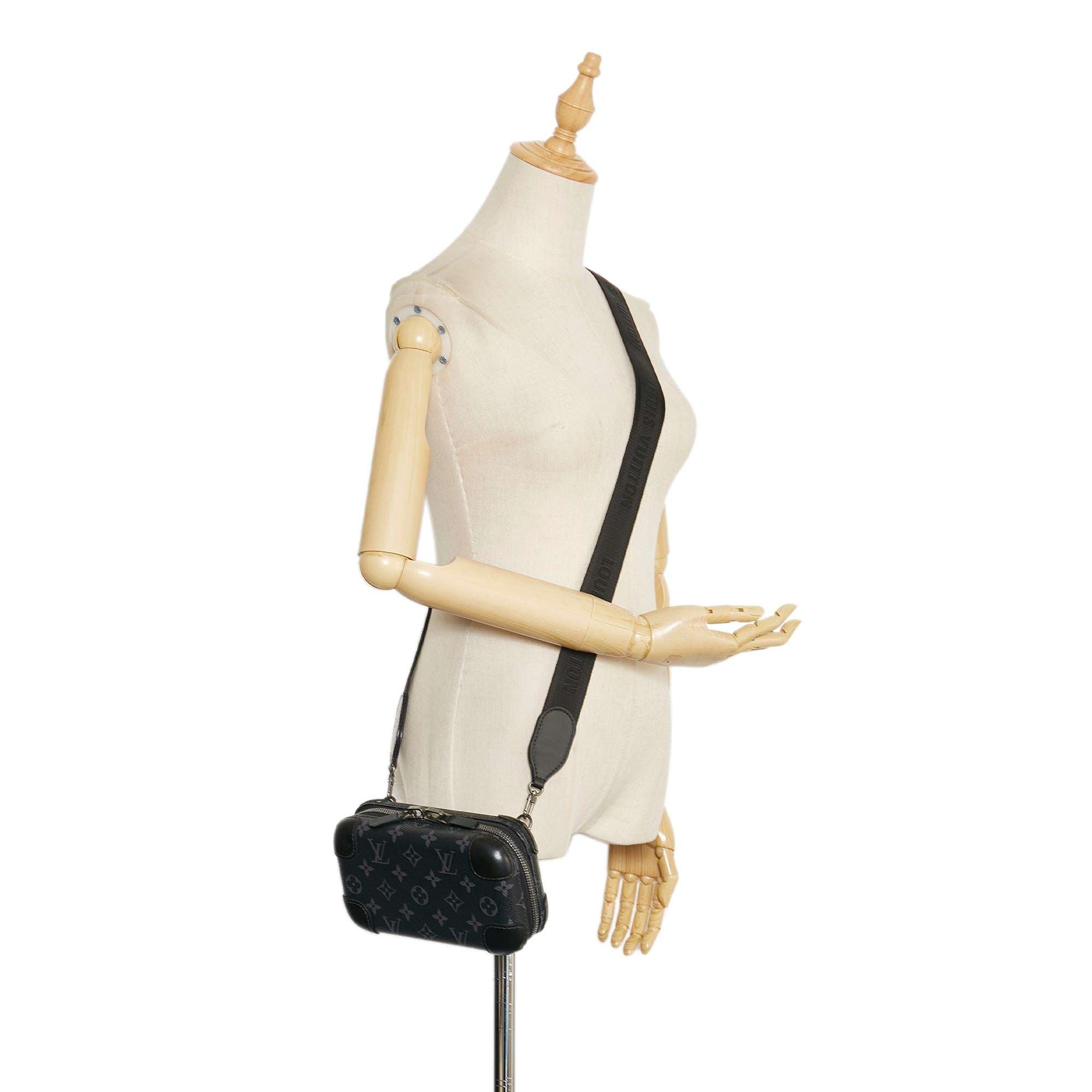 Louis Vuitton Monogram Eclipse Horizon Belt Bag (SHG-kWCRhb)