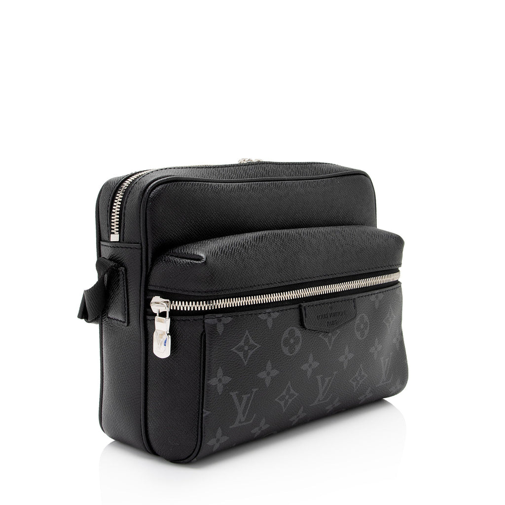 Louis Vuitton Monogram Eclipse Taiga Leather Outdoor Messenger Bag (SHF-UR0YAs)