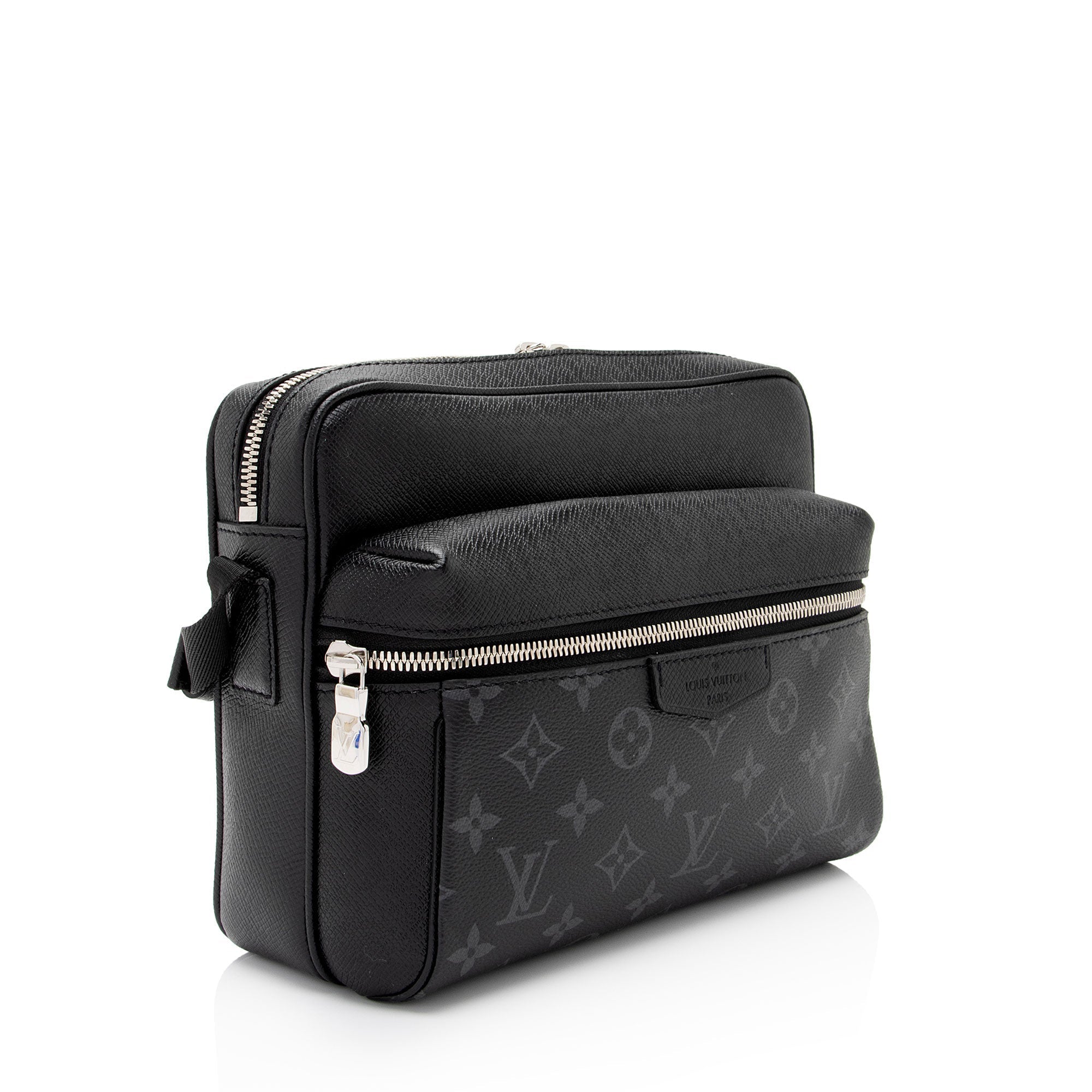 Louis Vuitton Monogram Eclipse Taiga Leather Outdoor Messenger Bag (SHF-UR0YAs)
