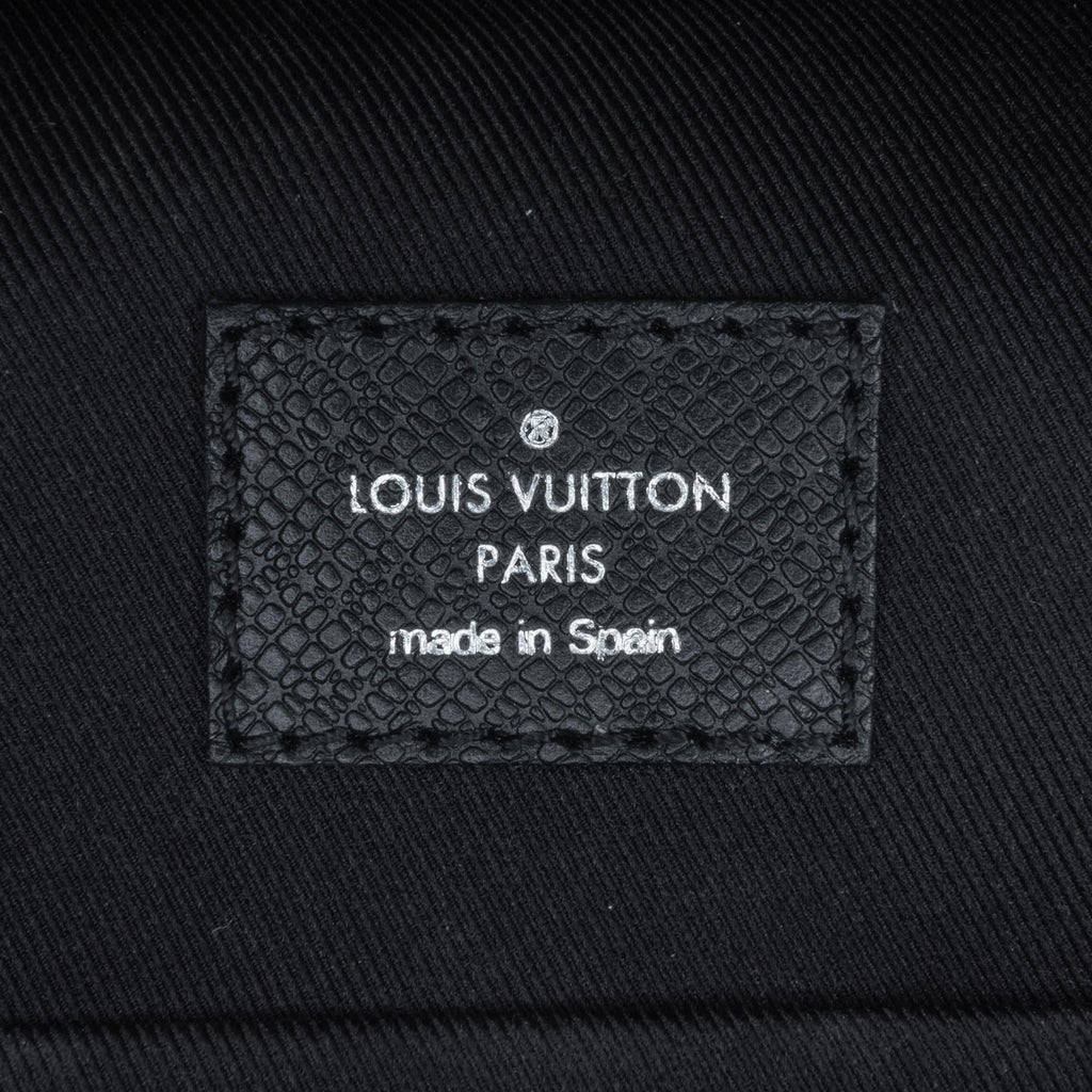 Louis Vuitton Monogram Eclipse Taigarama Outdoor Sling Bag (SHG-zKGumc)