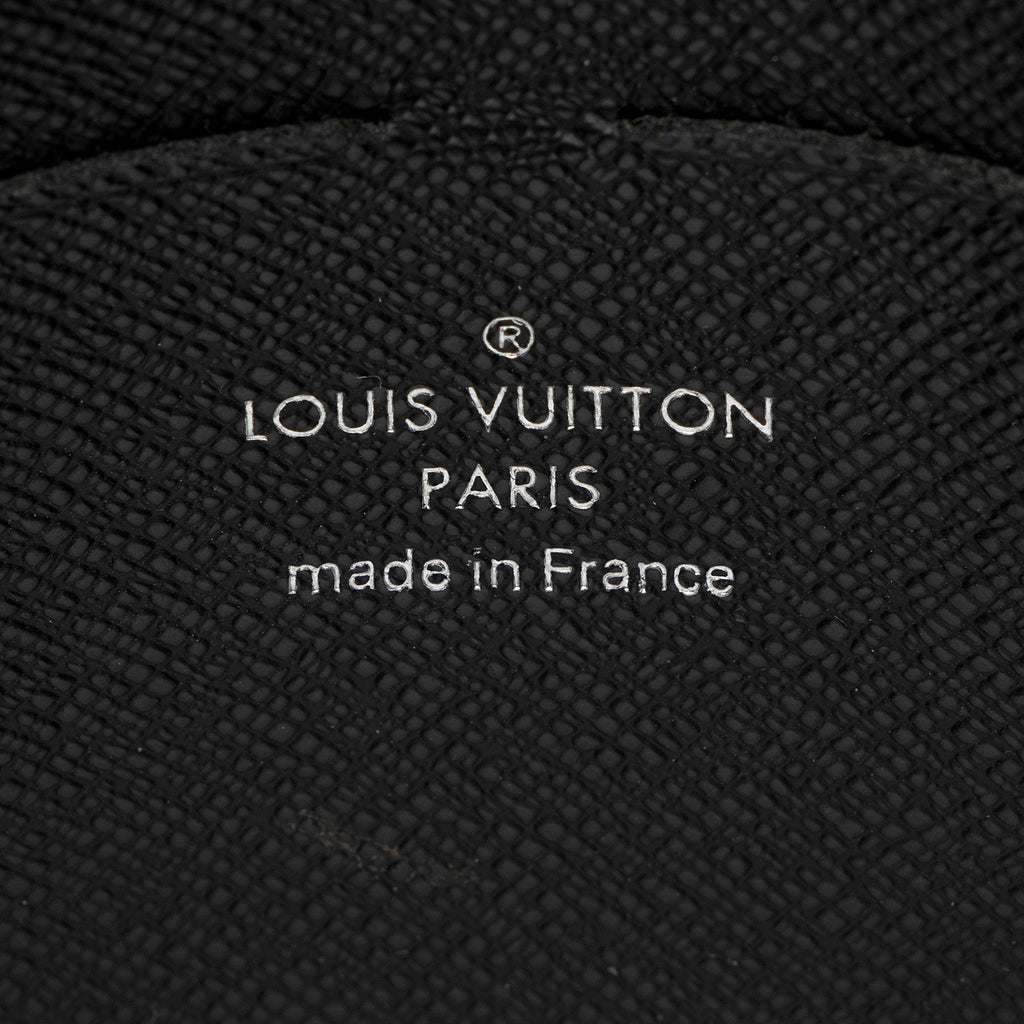 Louis Vuitton Monogram Eclipse Voyage MM Pochette (SHF-naXUvB)