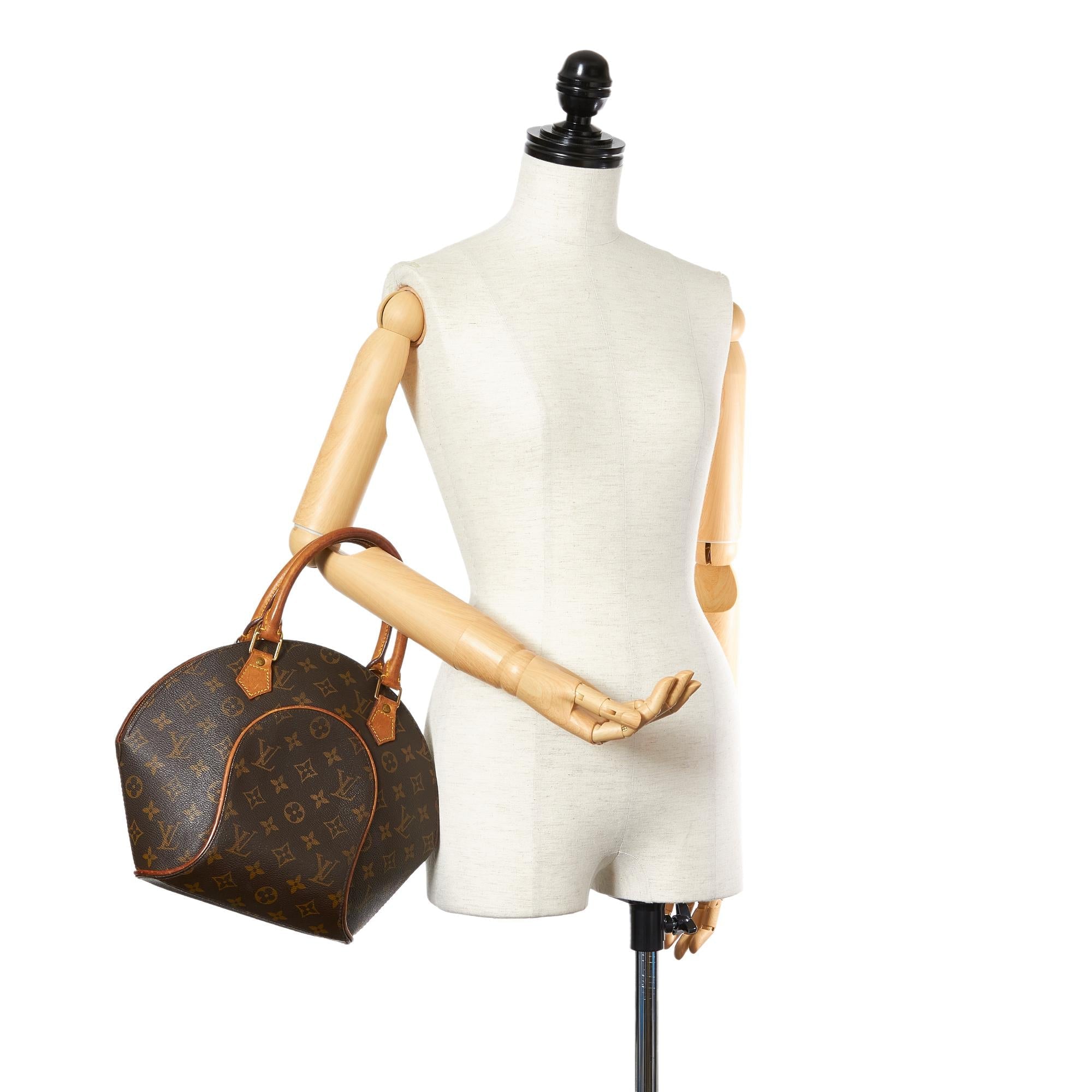 Louis Vuitton Monogram Ellipse PM (SHG-26522)