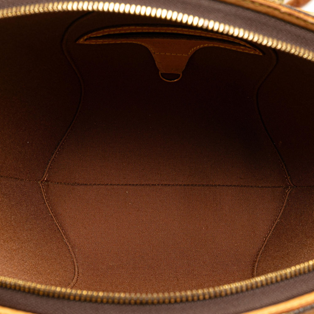 Louis Vuitton Monogram Ellipse PM (SHG-Nlaiww)