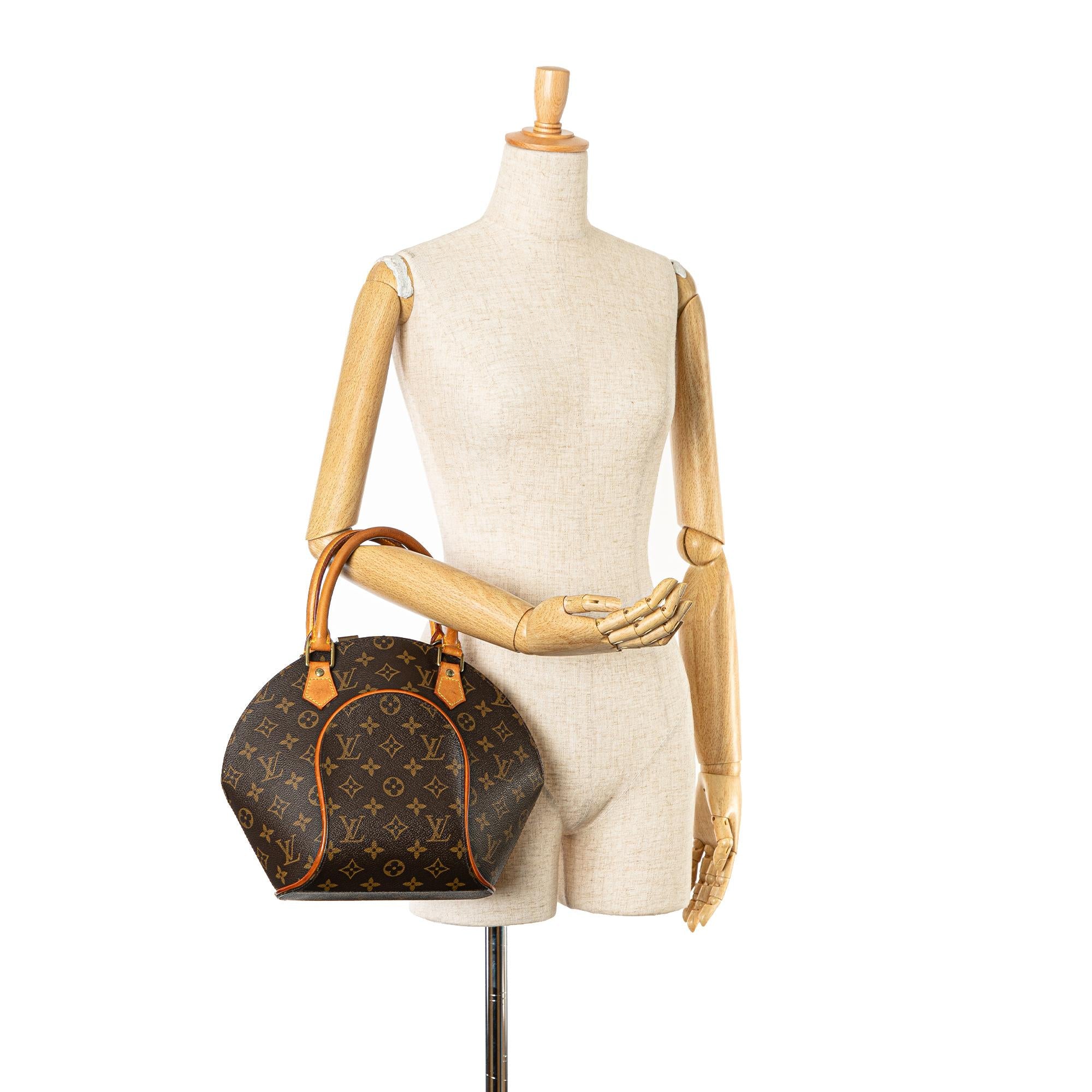 Louis Vuitton Monogram Ellipse PM (SHG-dv73ve)
