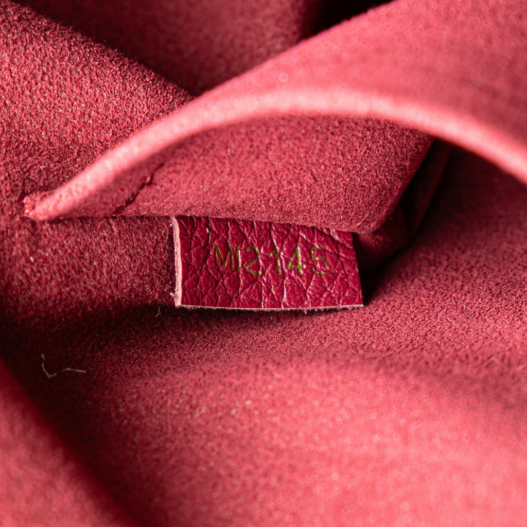 Louis Vuitton Monogram Estrela MM